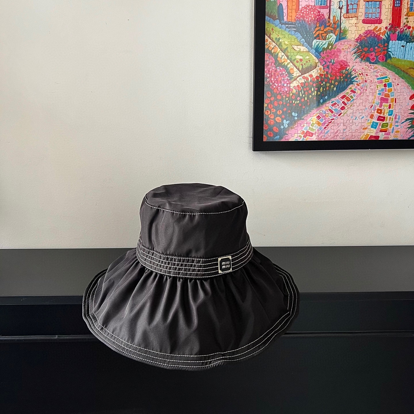 NO:365266,Special dust bag [MIUMIU Miu] 2025 new large-edge vinyl foldable fisherman hat. Unique design ~ a versatile hat with sun protection. A hat with a fisherman hat, baseball hat, knit hat, miumiu, espadrilles, hats特配防尘袋【MIUMIU缪缪】2025新款大沿黑胶可折叠渔夫帽 独特设计～防晒百搭的一款帽子渔夫帽棒球帽针织帽,帽子,miumiu,espadrilles,hats,hat