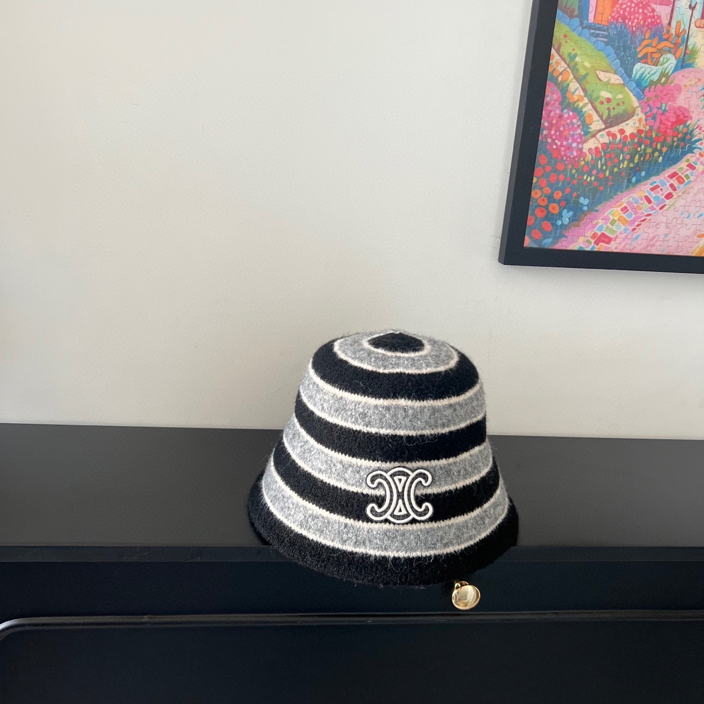 💛配防尘袋【Celine赛琳】2025秋冬新款羊绒条纹拼色渔夫帽独特设计～复古文艺的一款