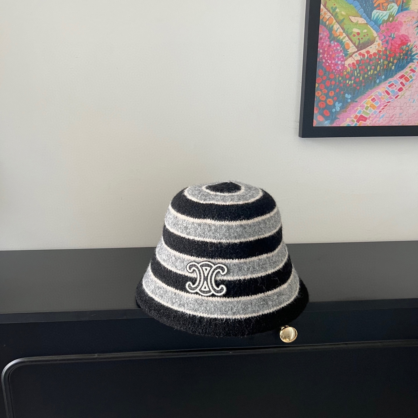 💛配防尘袋【Celine赛琳】2025秋冬新款羊绒条纹拼色渔夫帽独特设计～复古文艺的一款