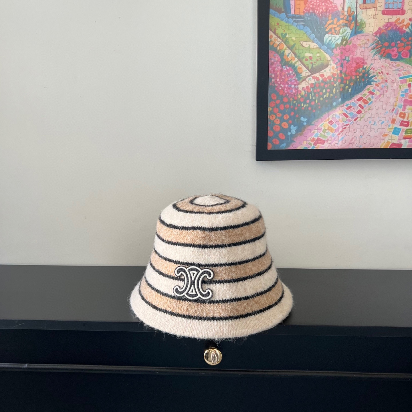 💛配防尘袋【Celine赛琳】2025秋冬新款羊绒条纹拼色渔夫帽独特设计～复古文艺的一款