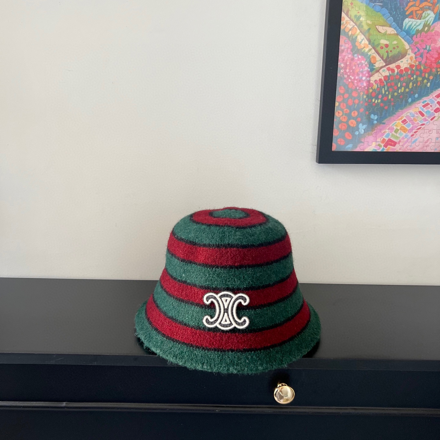 💛配防尘袋【Celine赛琳】2025秋冬新款羊绒条纹拼色渔夫帽独特设计～复古文艺的一款