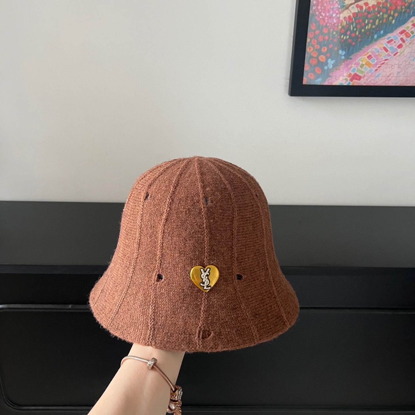 💛配防尘袋【YSL圣罗兰】2025秋冬新款不规则简约纹路渔夫帽桶帽，独特设计～复古文艺的一款