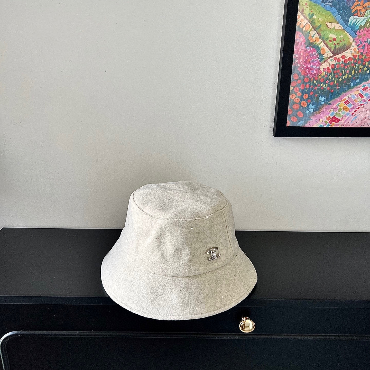 💛配防尘袋【Chanel香奈儿】2025新款亮片呢绒小香风渔夫帽独特设计～百搭日常的一款