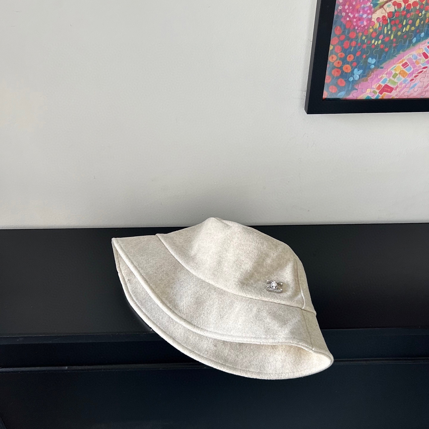 💛配防尘袋【Chanel香奈儿】2025新款亮片呢绒小香风渔夫帽独特设计～百搭日常的一款