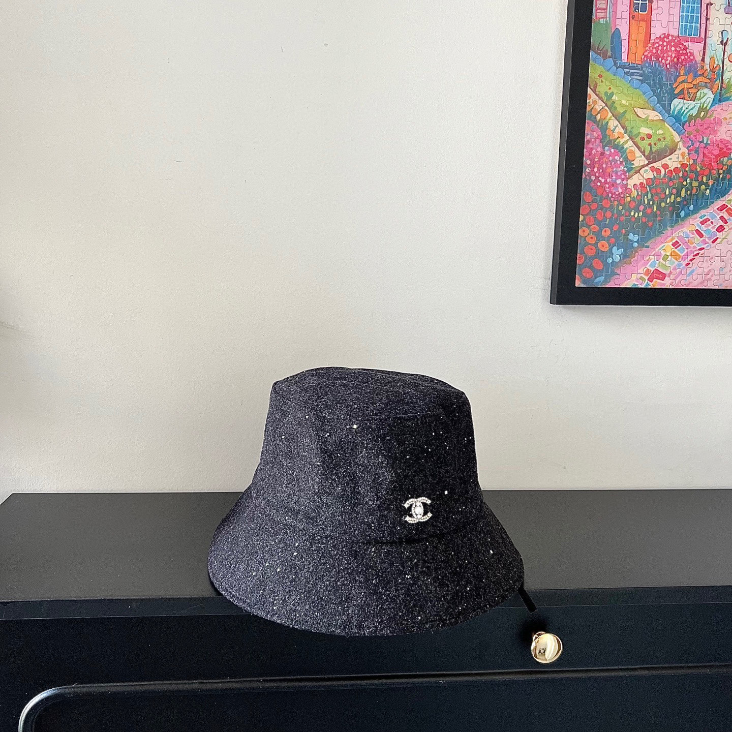 💛配防尘袋【Chanel香奈儿】2025新款亮片呢绒小香风渔夫帽独特设计～百搭日常的一款