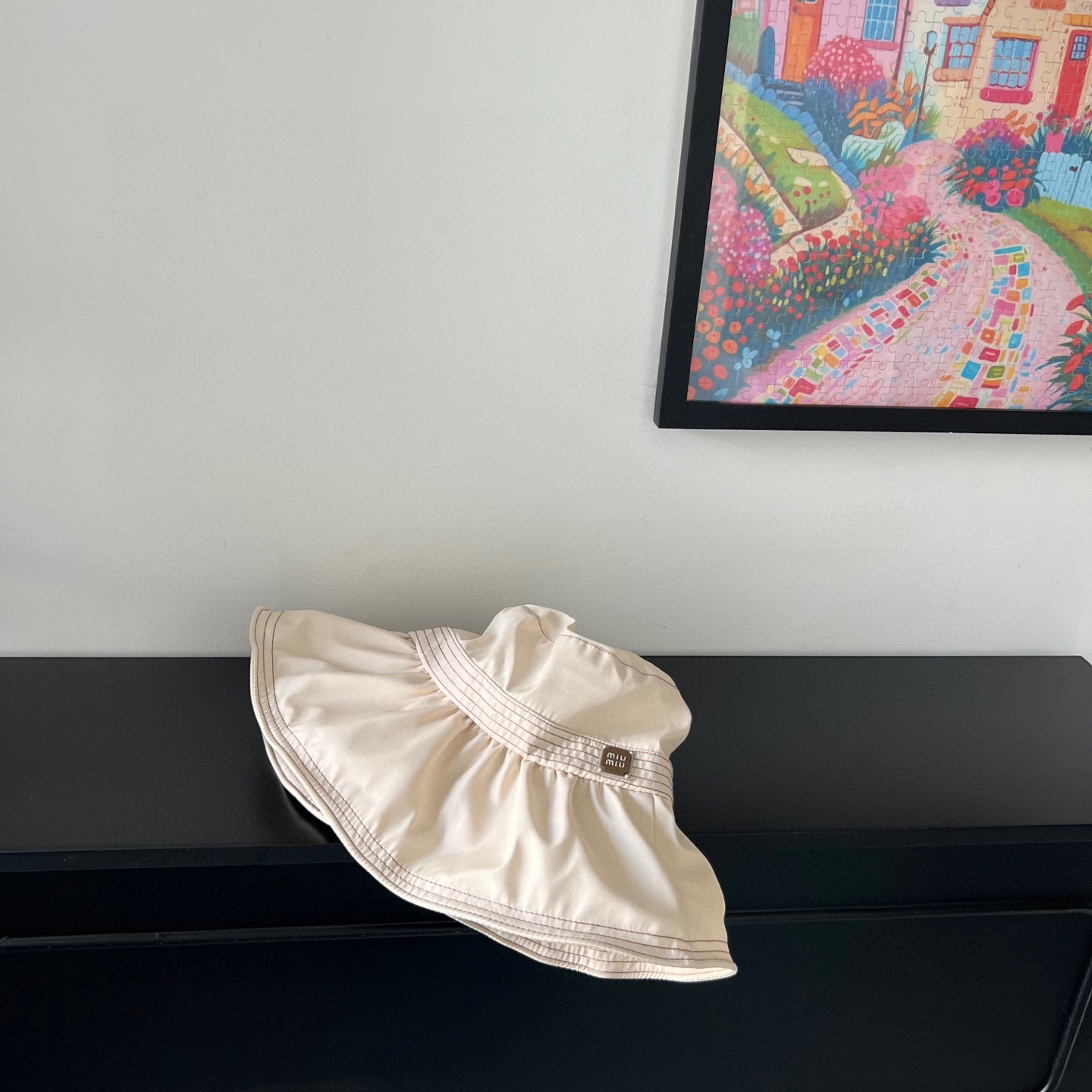 💛配防尘袋【MIUMIU缪缪】2025新款大沿黑胶可折叠渔夫帽独特设计～防晒百搭的一款