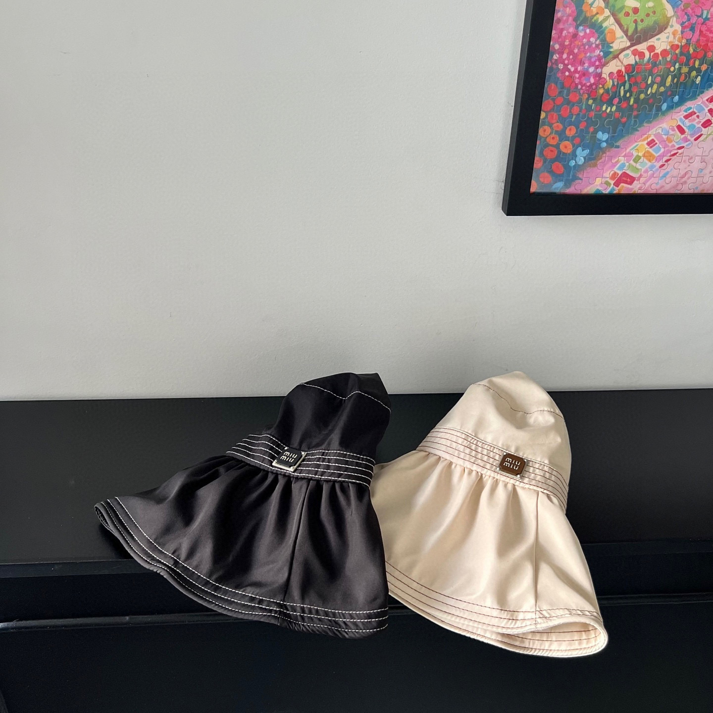 💛配防尘袋【MIUMIU缪缪】2025新款大沿黑胶可折叠渔夫帽独特设计～防晒百搭的一款