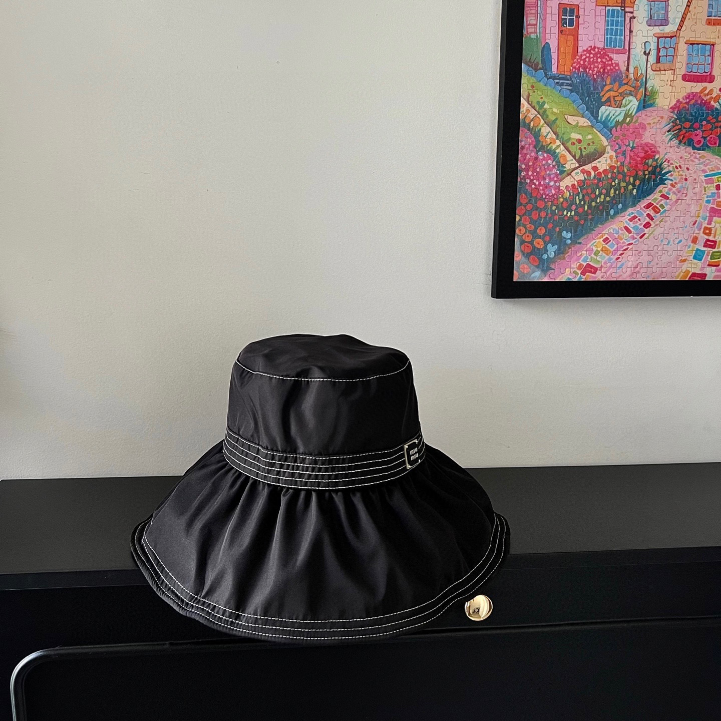 💛配防尘袋【MIUMIU缪缪】2025新款大沿黑胶可折叠渔夫帽独特设计～防晒百搭的一款