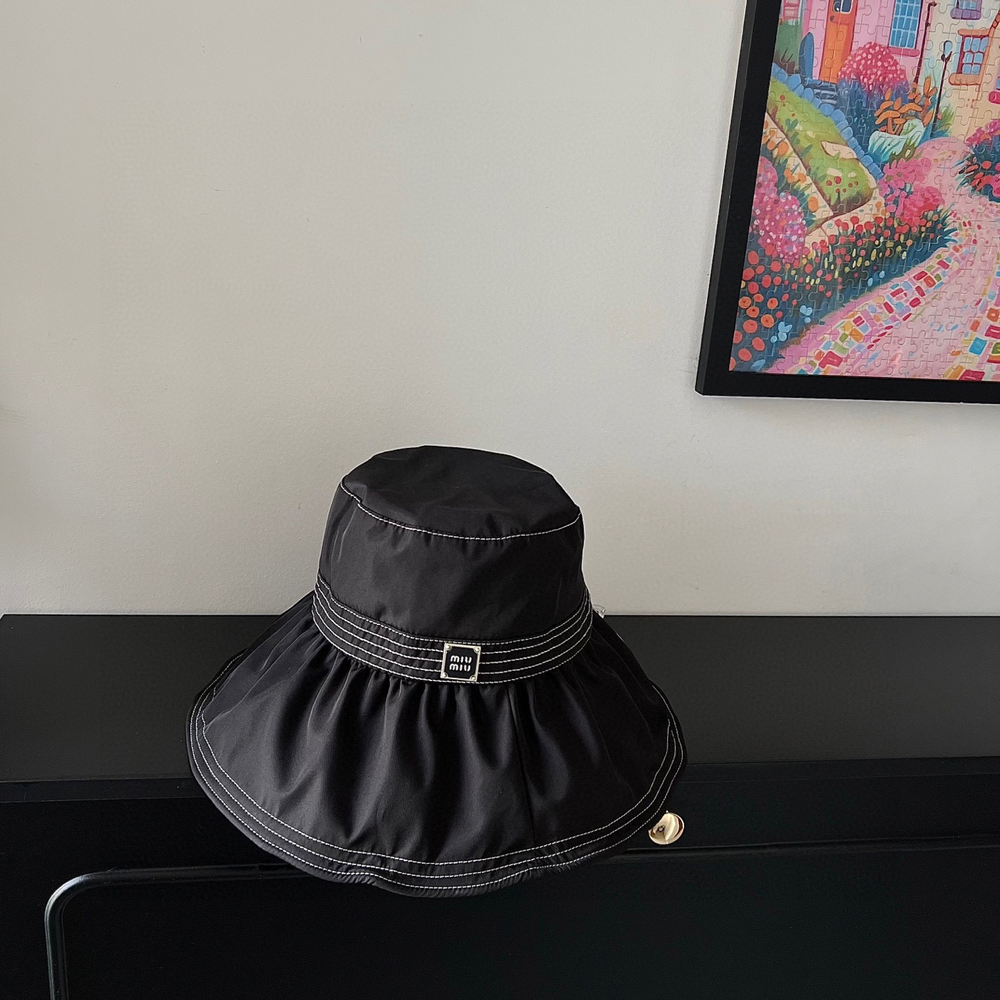 💛配防尘袋【MIUMIU缪缪】2025新款大沿黑胶可折叠渔夫帽独特设计～防晒百搭的一款