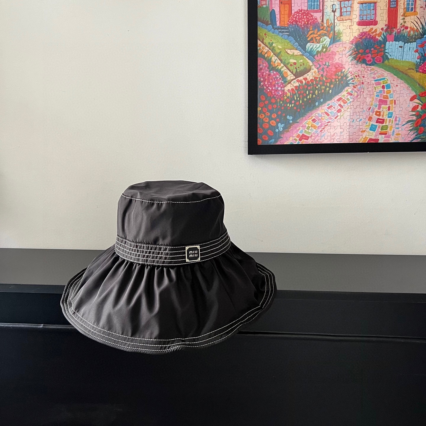 💛配防尘袋【MIUMIU缪缪】2025新款大沿黑胶可折叠渔夫帽独特设计～防晒百搭的一款