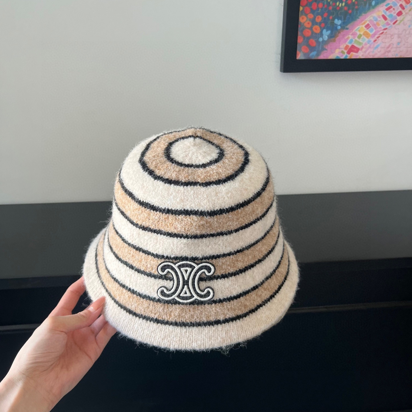 💛配防尘袋【Celine赛琳】2025秋冬新款羊绒条纹拼色渔夫帽独特设计～复古文艺的一款