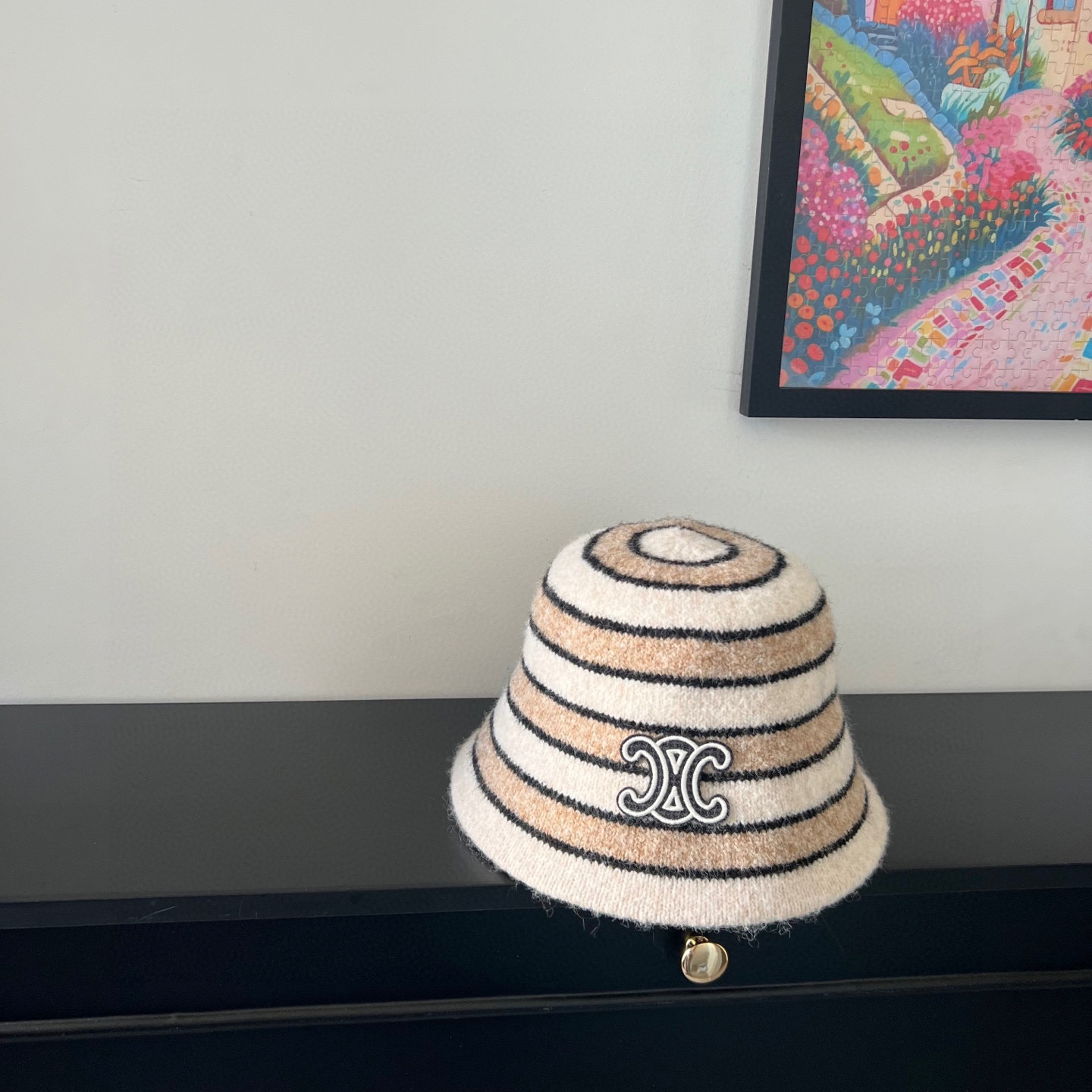 💛配防尘袋【Celine赛琳】2025秋冬新款羊绒条纹拼色渔夫帽独特设计～复古文艺的一款