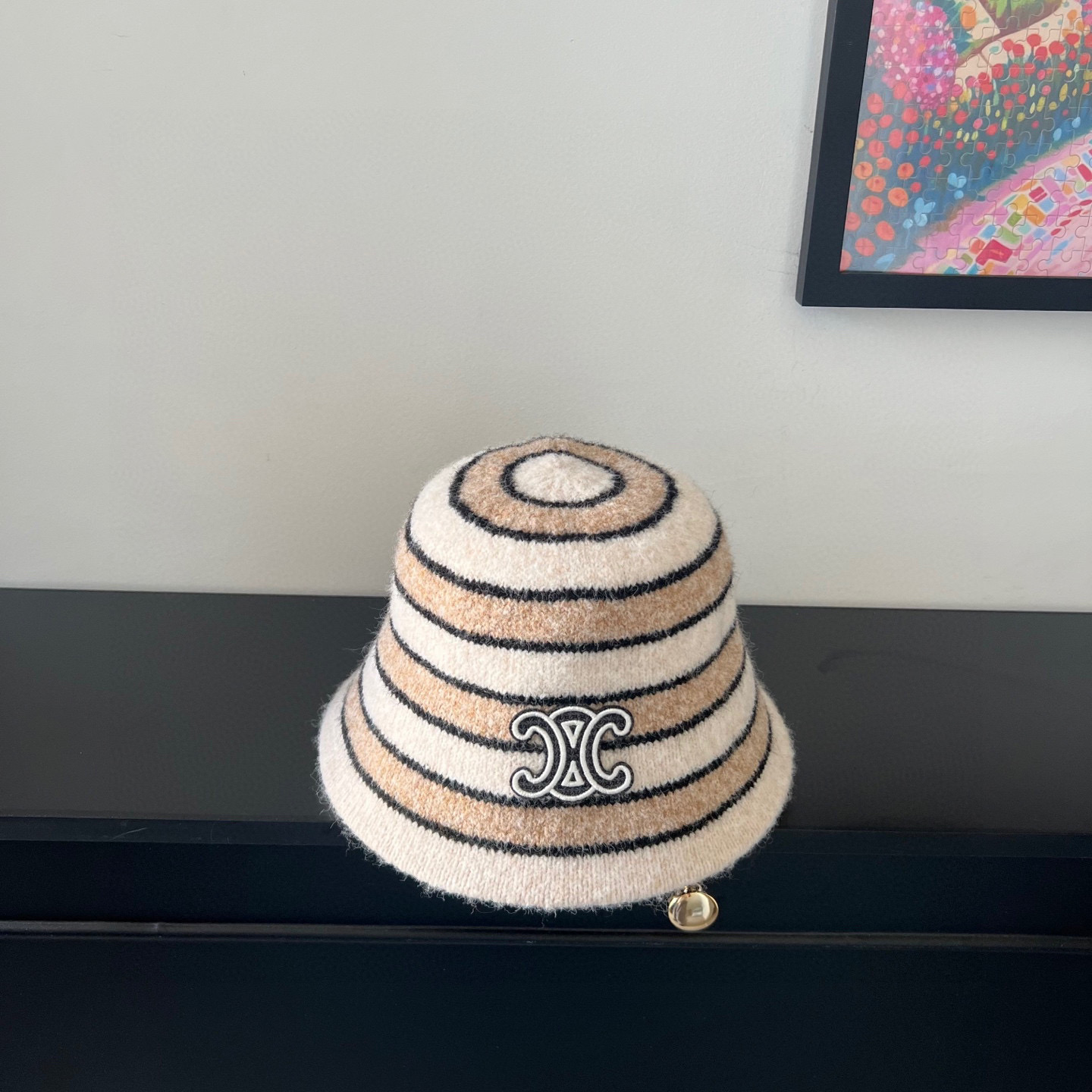 💛配防尘袋【Celine赛琳】2025秋冬新款羊绒条纹拼色渔夫帽独特设计～复古文艺的一款