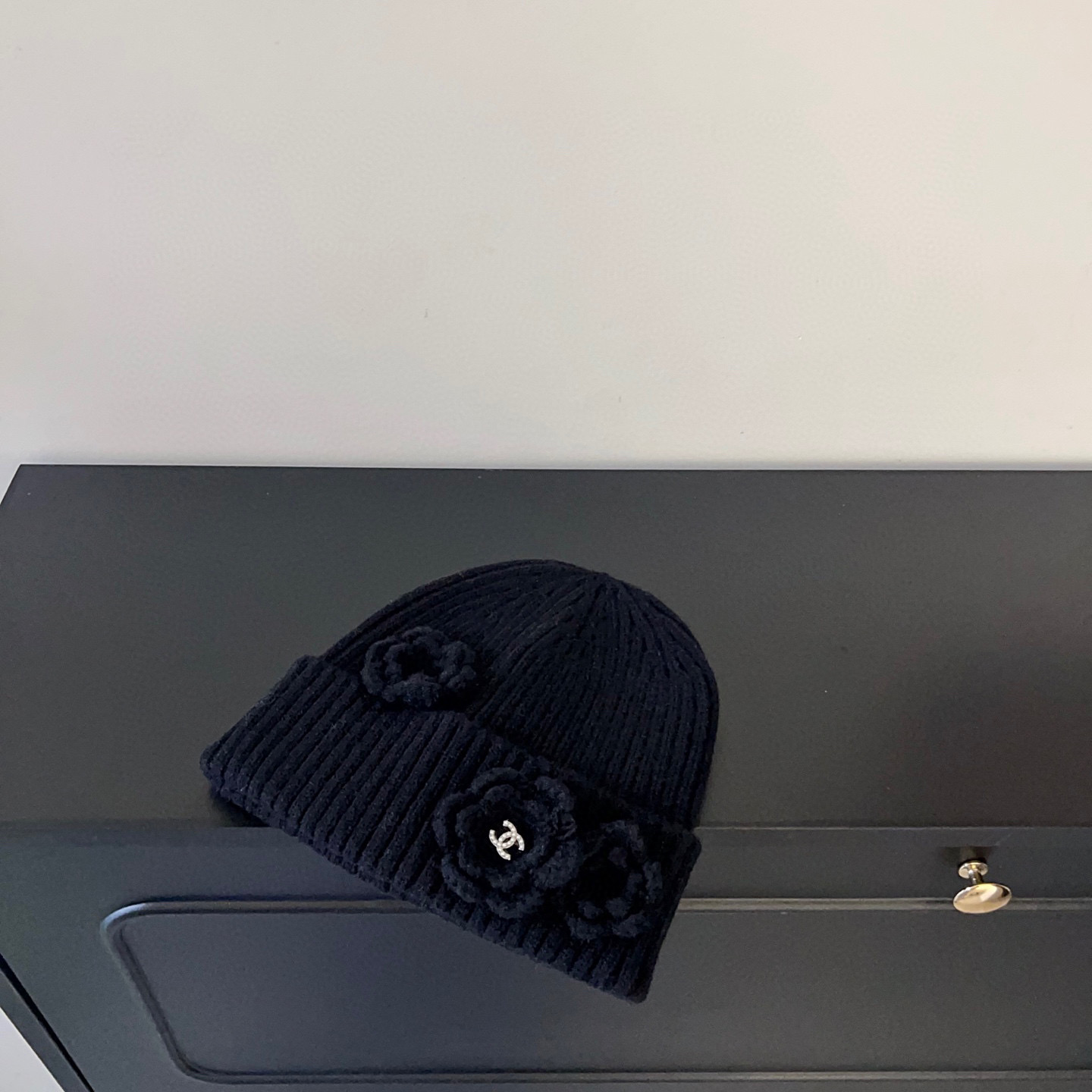 特💛配防尘袋。【CHANEL香奈儿】2025新款小香风山茶花针织毛线帽，独家新款～韩版针织温柔单品