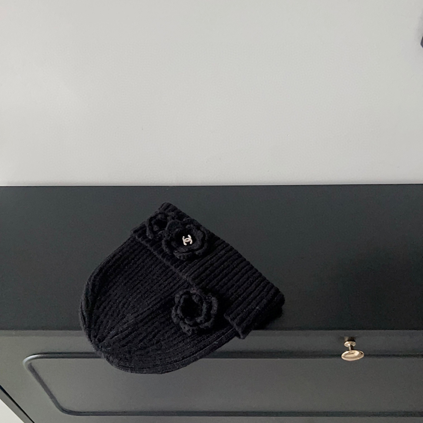 特💛配防尘袋。【CHANEL香奈儿】2025新款小香风山茶花针织毛线帽，独家新款～韩版针织温柔单品
