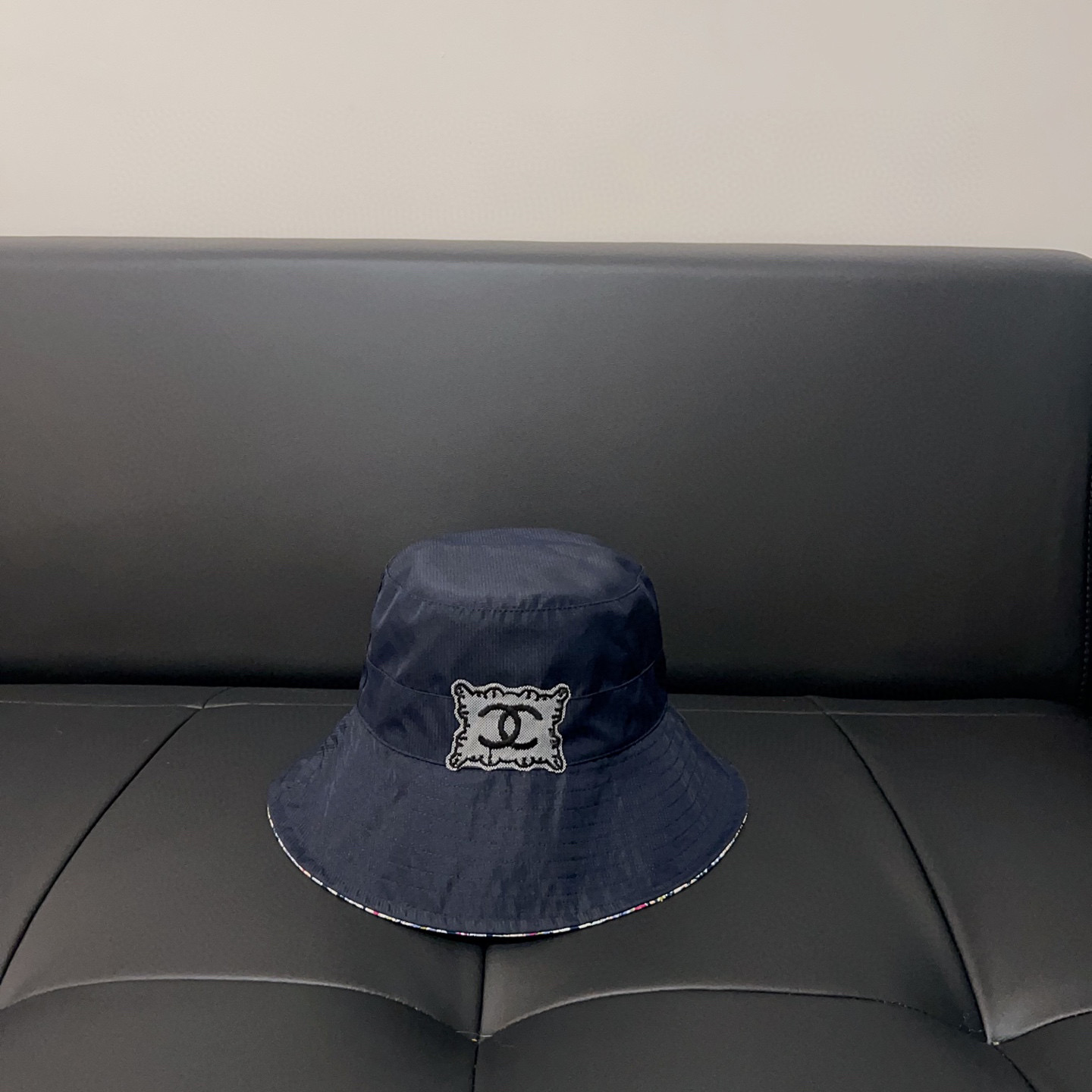 NO:580660,Specially equipped with dust bag [CHANEL Chanel] 2025 new style small fragrance floral double-sided bucket hat. Unique design ~ a retro literary hat bucket hat baseball cap knitted hat, hat, chanel, chanel, espadrilles, hats19860909特配防尘袋【CHANEL香奈儿】2025新款小香风碎花双面款渔夫帽 独特设计～复古文艺的一款帽子渔夫帽棒球帽针织帽,帽子,chanel,chanel,espadrilles,hats,hat