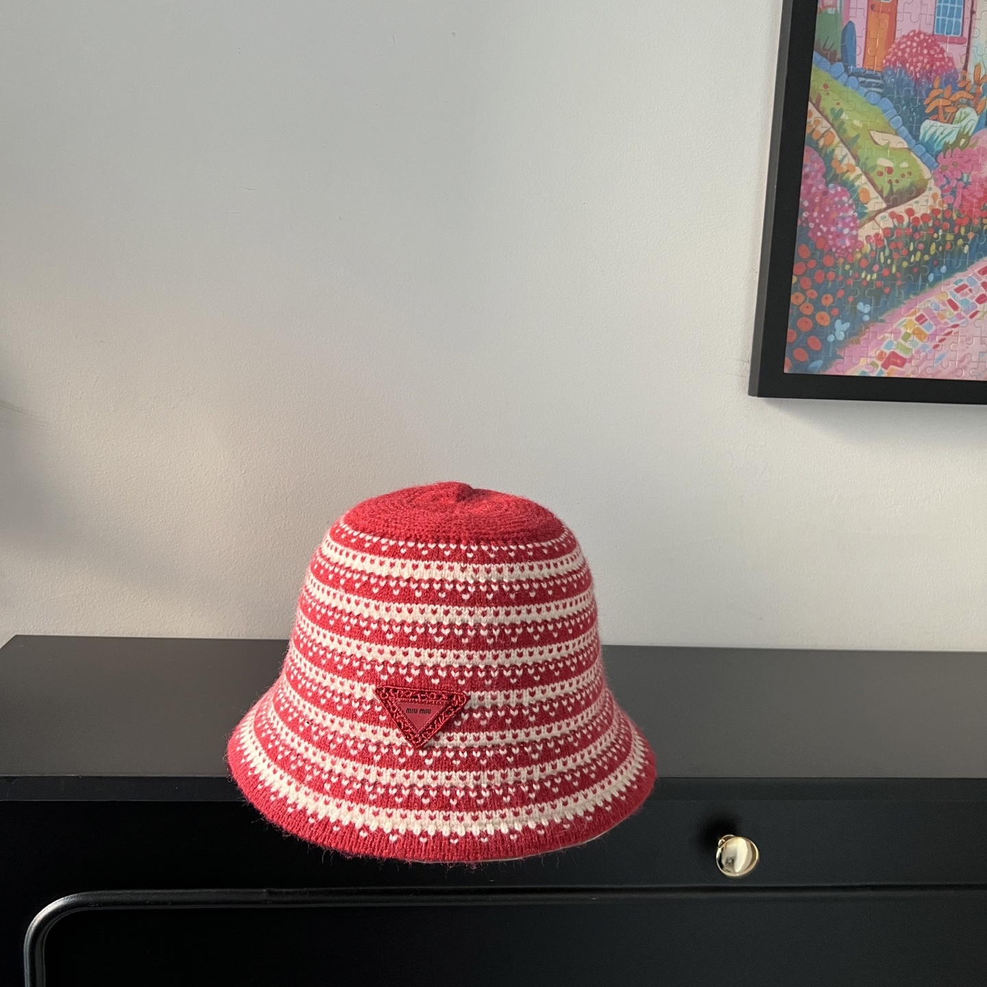 NO:588100,Specially equipped with dust bag [MIUMIU Miu Miu] 2025 autumn and winter new color-blocked knitted bucket hat, unique design ~ a retro literary hat bucket hat baseball cap knitted hat, hat, miumiu, espadrilles, hats19860909特配防尘袋【MIUMIU缪缪】2025秋冬新款拼色针织渔夫帽, 独特设计～复古文艺的一款帽子渔夫帽棒球帽针织帽,帽子,miumiu,espadrilles,hats,hat
