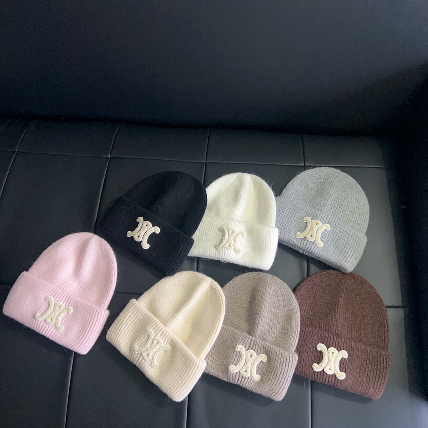 💛配防尘袋。【CELINE赛琳】2025新款兔毛大牌简约毛线帽，独家新款～男女款 韩版针织单品