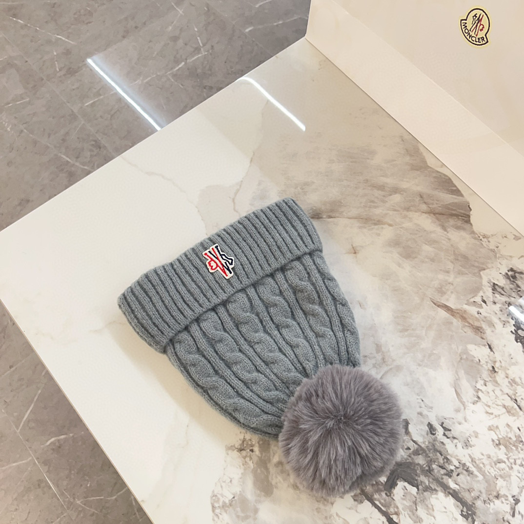 💛配防尘袋 【MONCLER蒙口】2025秋冬新款麻花纹路针织毛球毛线帽#非常有质感的一款～闭眼入