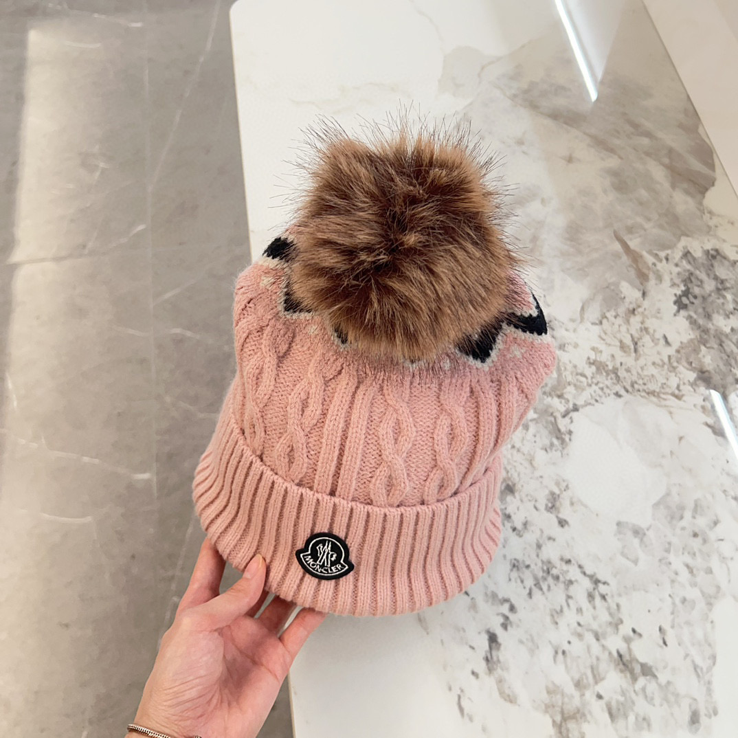 💛配防尘袋 【MONCLER蒙口】2025秋冬新款森系麻花纹路针织毛球毛线帽#非常有质感的一款～闭眼入