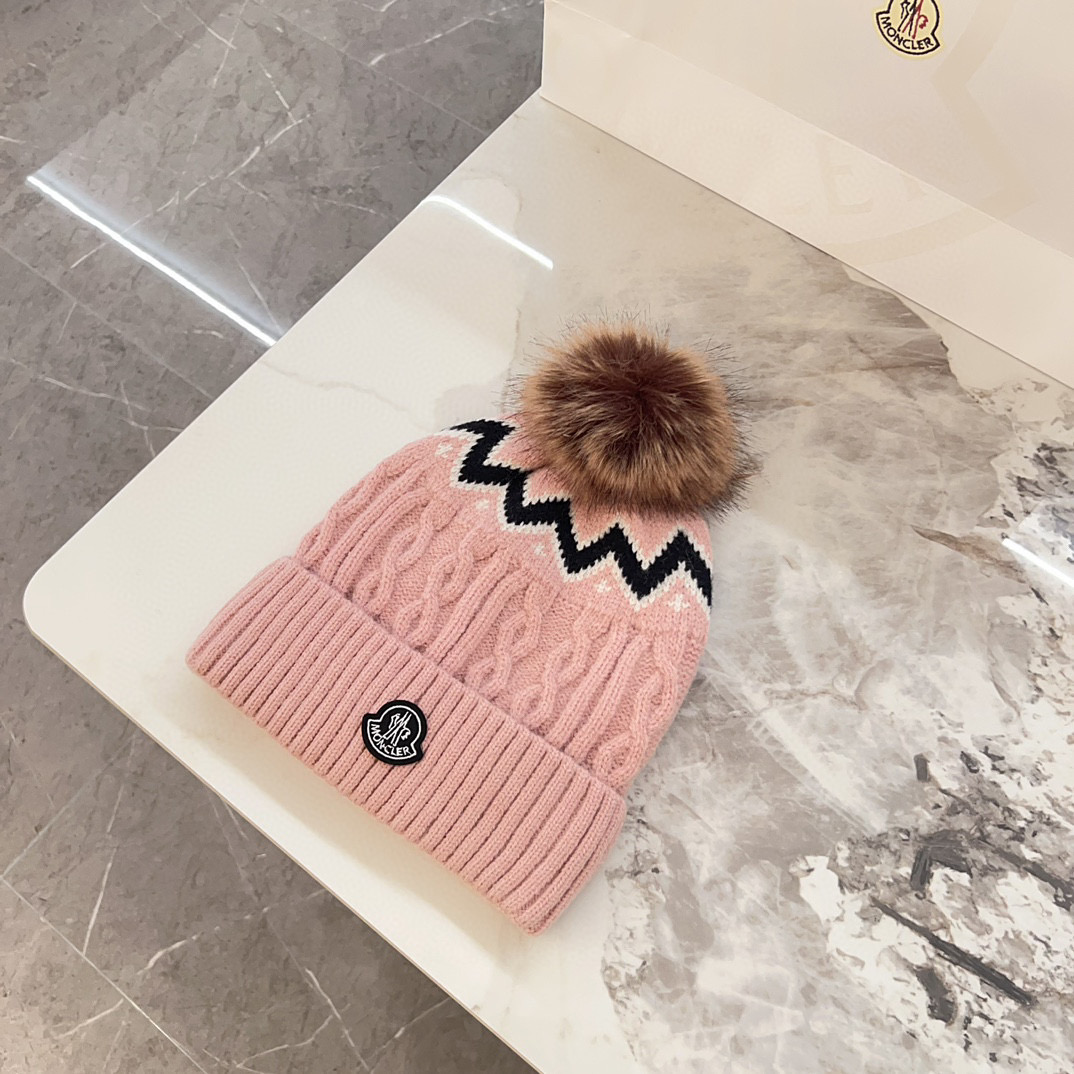 💛配防尘袋 【MONCLER蒙口】2025秋冬新款森系麻花纹路针织毛球毛线帽#非常有质感的一款～闭眼入