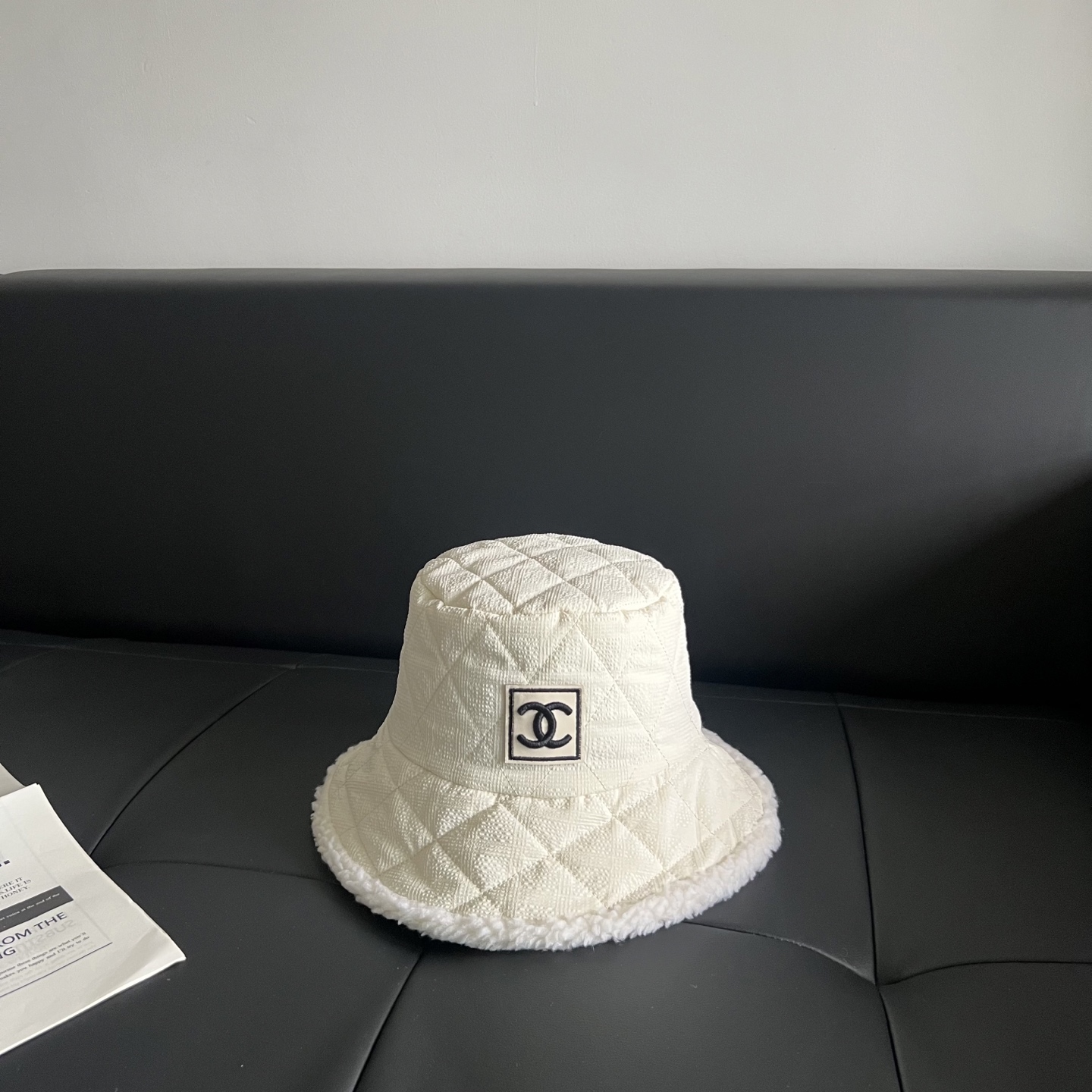 💛配防尘袋【CHANEL香奈儿】2025秋冬新款小香风羊羔毛渔夫帽，独特设计～复古文艺的一款