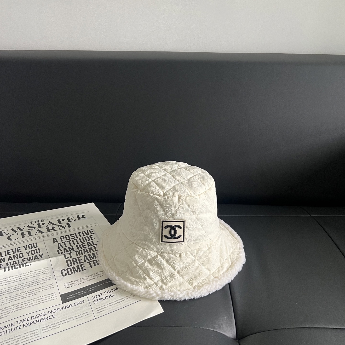 💛配防尘袋【CHANEL香奈儿】2025秋冬新款小香风羊羔毛渔夫帽，独特设计～复古文艺的一款