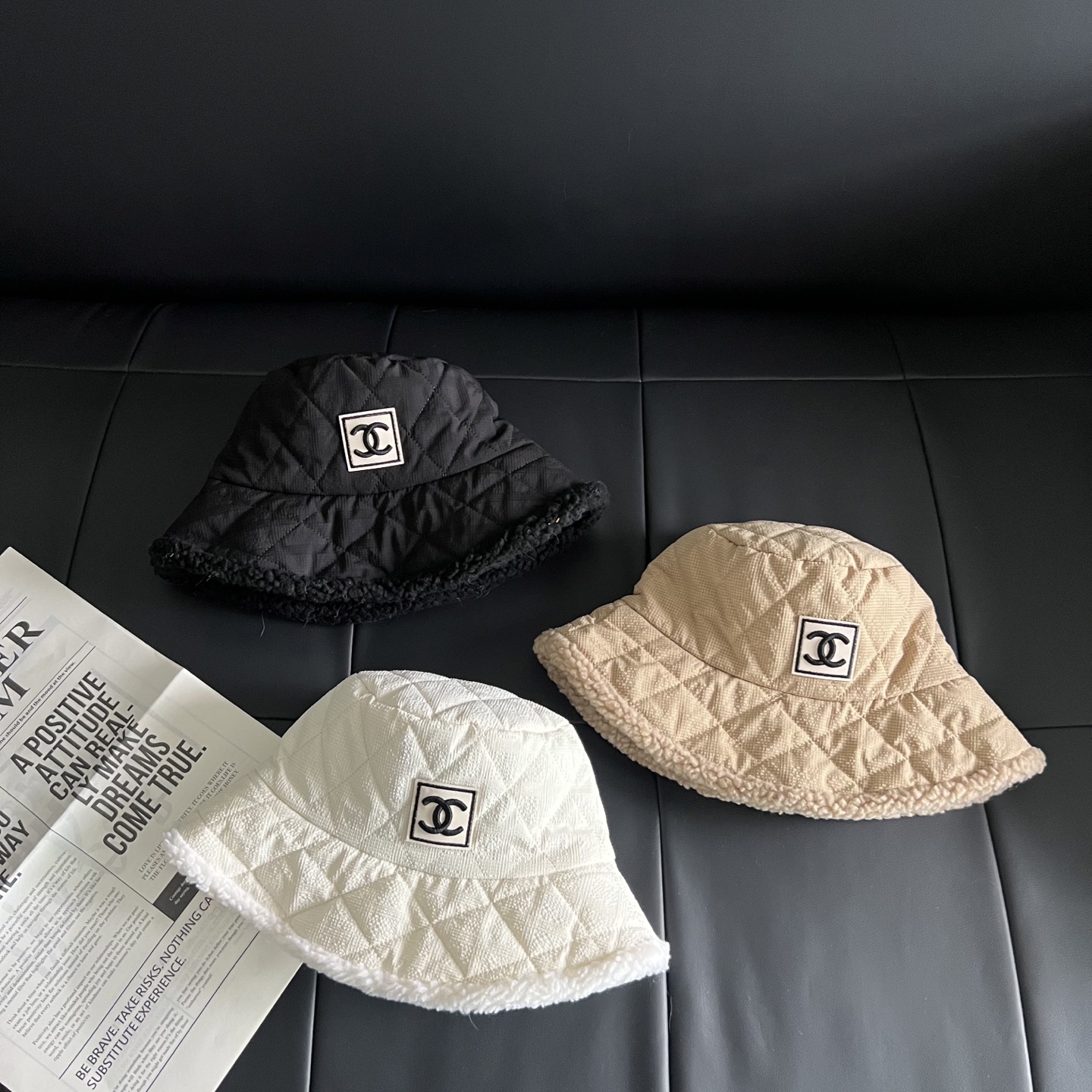 💛配防尘袋【CHANEL香奈儿】2025秋冬新款小香风羊羔毛渔夫帽，独特设计～复古文艺的一款