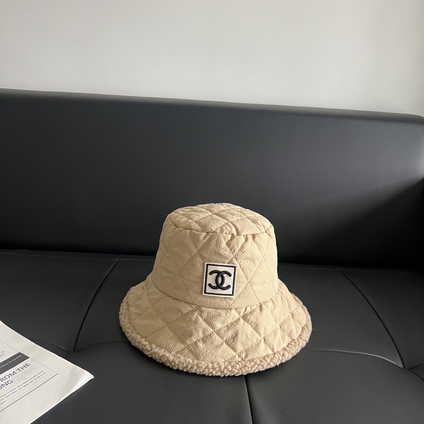 💛配防尘袋【CHANEL香奈儿】2025秋冬新款小香风羊羔毛渔夫帽，独特设计～复古文艺的一款