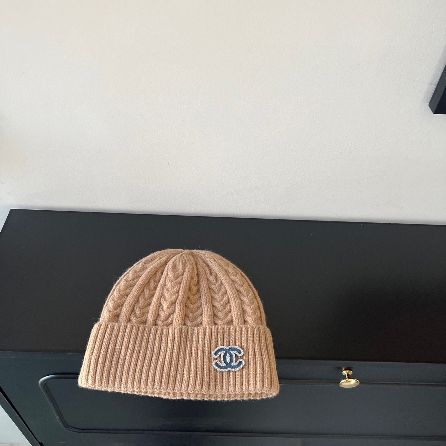 💛配防尘袋。【CHANEL香奈儿】2025新款小香风麻花针织毛线帽，独家新款～韩版针织单品
