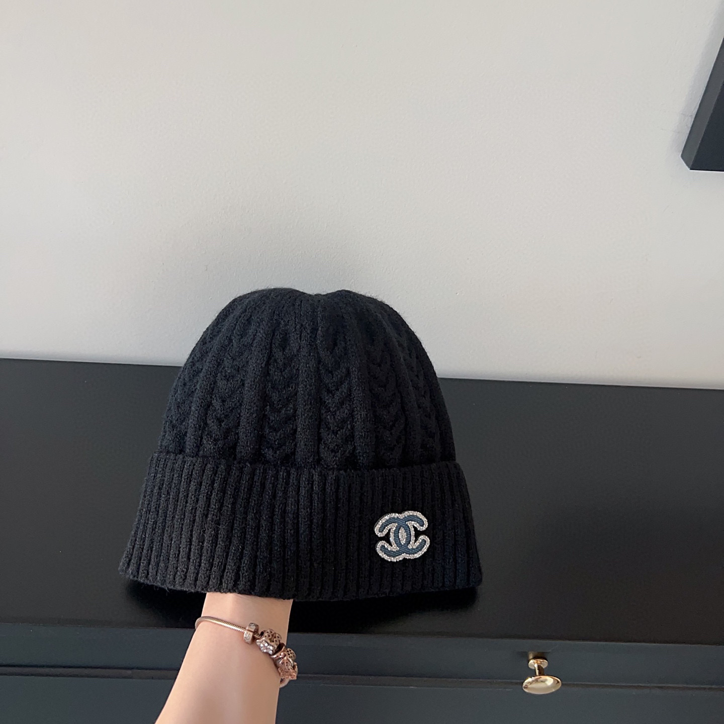 💛配防尘袋。【CHANEL香奈儿】2025新款小香风麻花针织毛线帽，独家新款～韩版针织单品