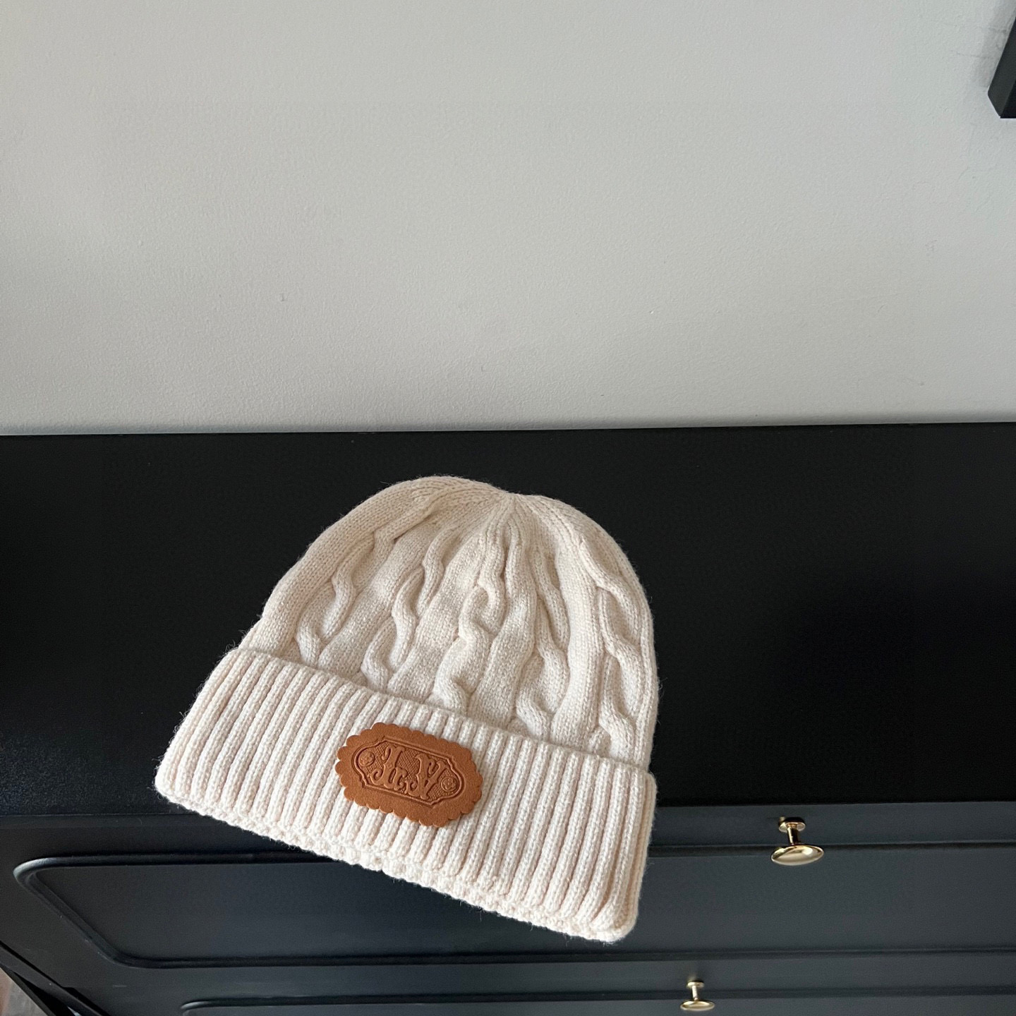 💛配防尘袋。【lv路易威登】2025新款麻花男女精致款针织毛线帽，时尚简约#保暖款