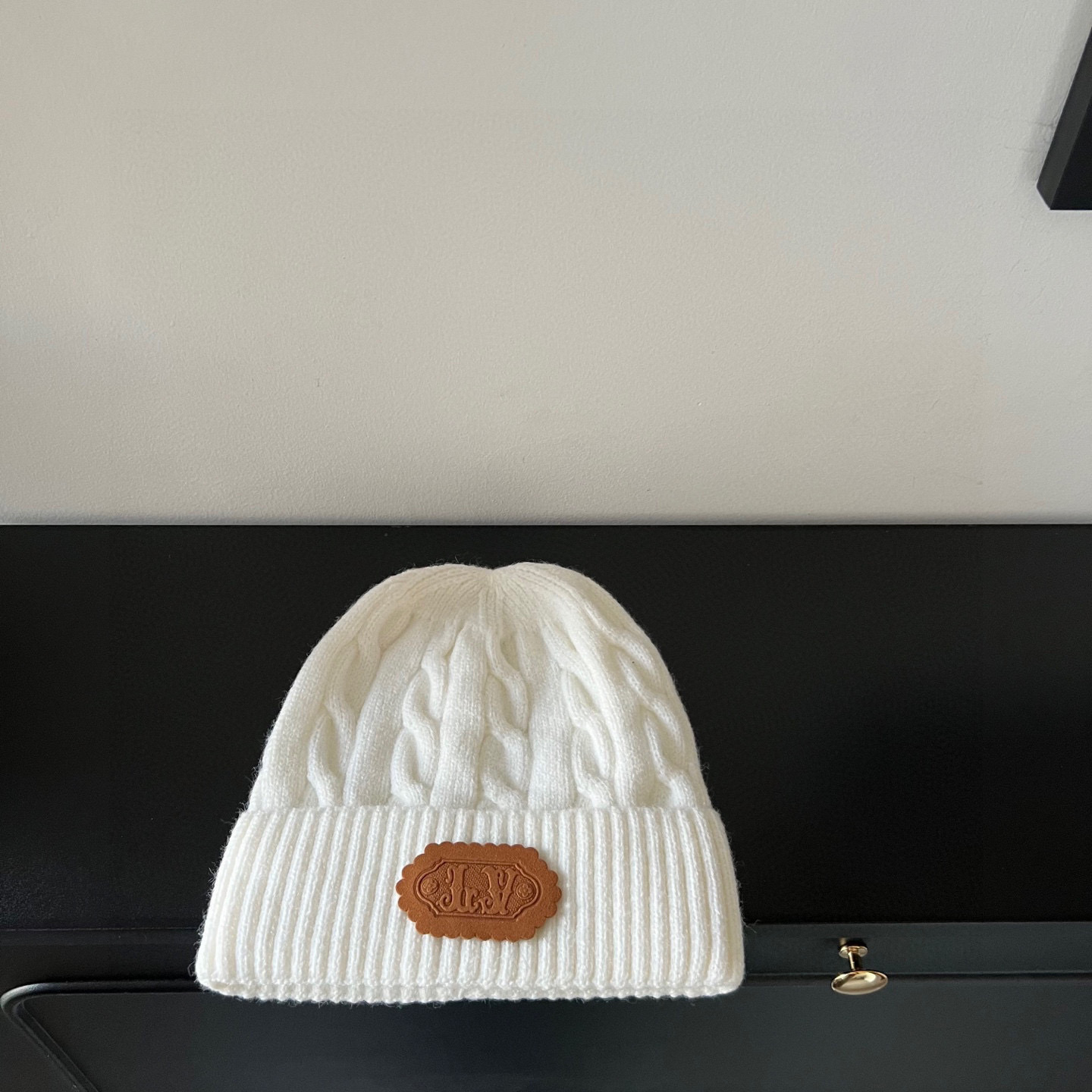 💛配防尘袋。【lv路易威登】2025新款麻花男女精致款针织毛线帽，时尚简约#保暖款