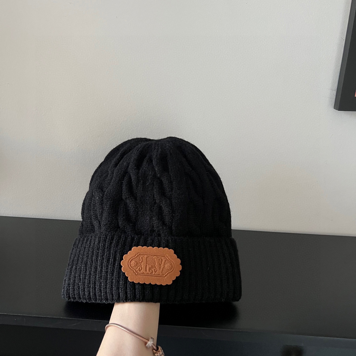 💛配防尘袋。【lv路易威登】2025新款麻花男女精致款针织毛线帽，时尚简约#保暖款