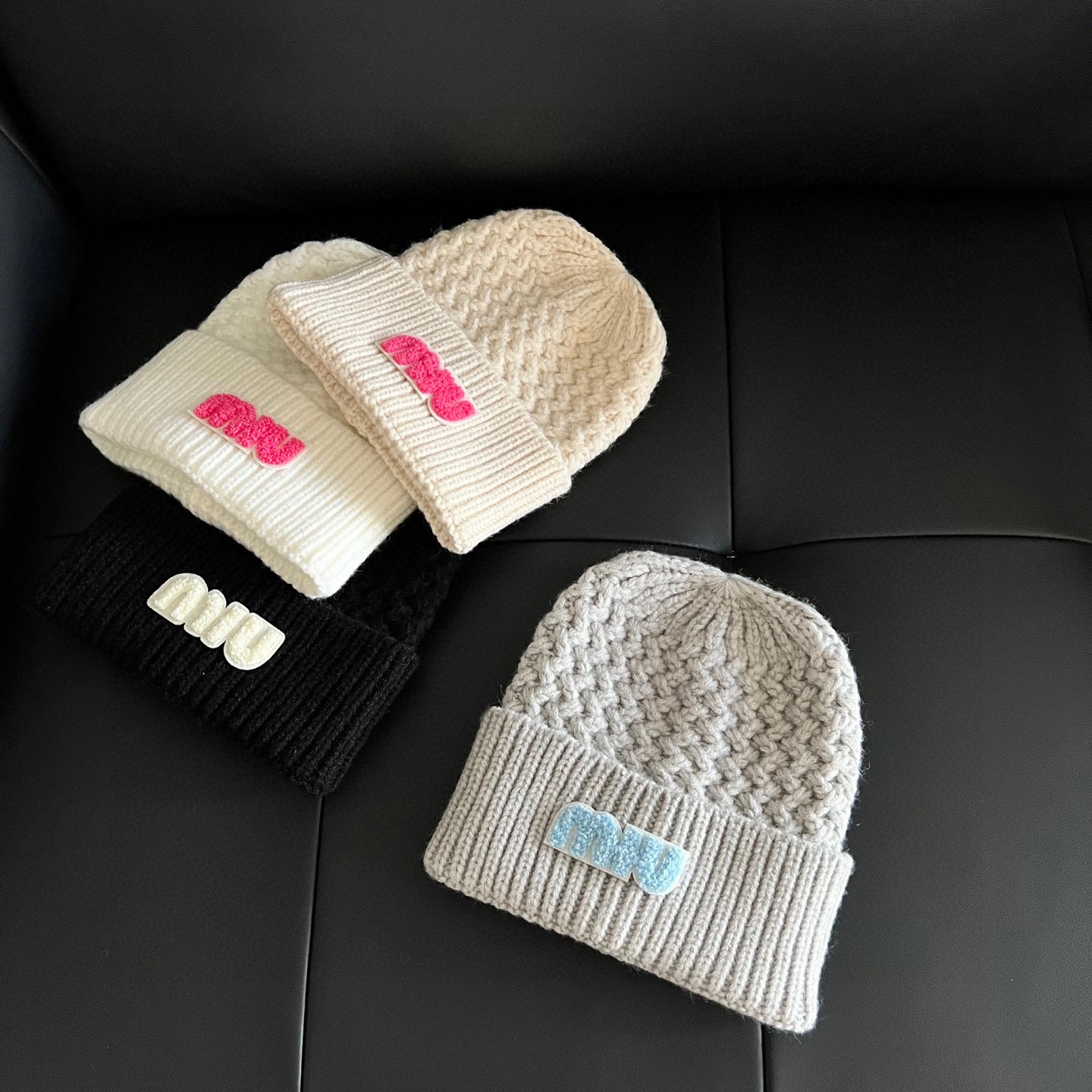 💛配防尘袋。【MIUMIU缪缪】2025新款麻花亮色搭配针织毛线帽，时尚简约#保暖款