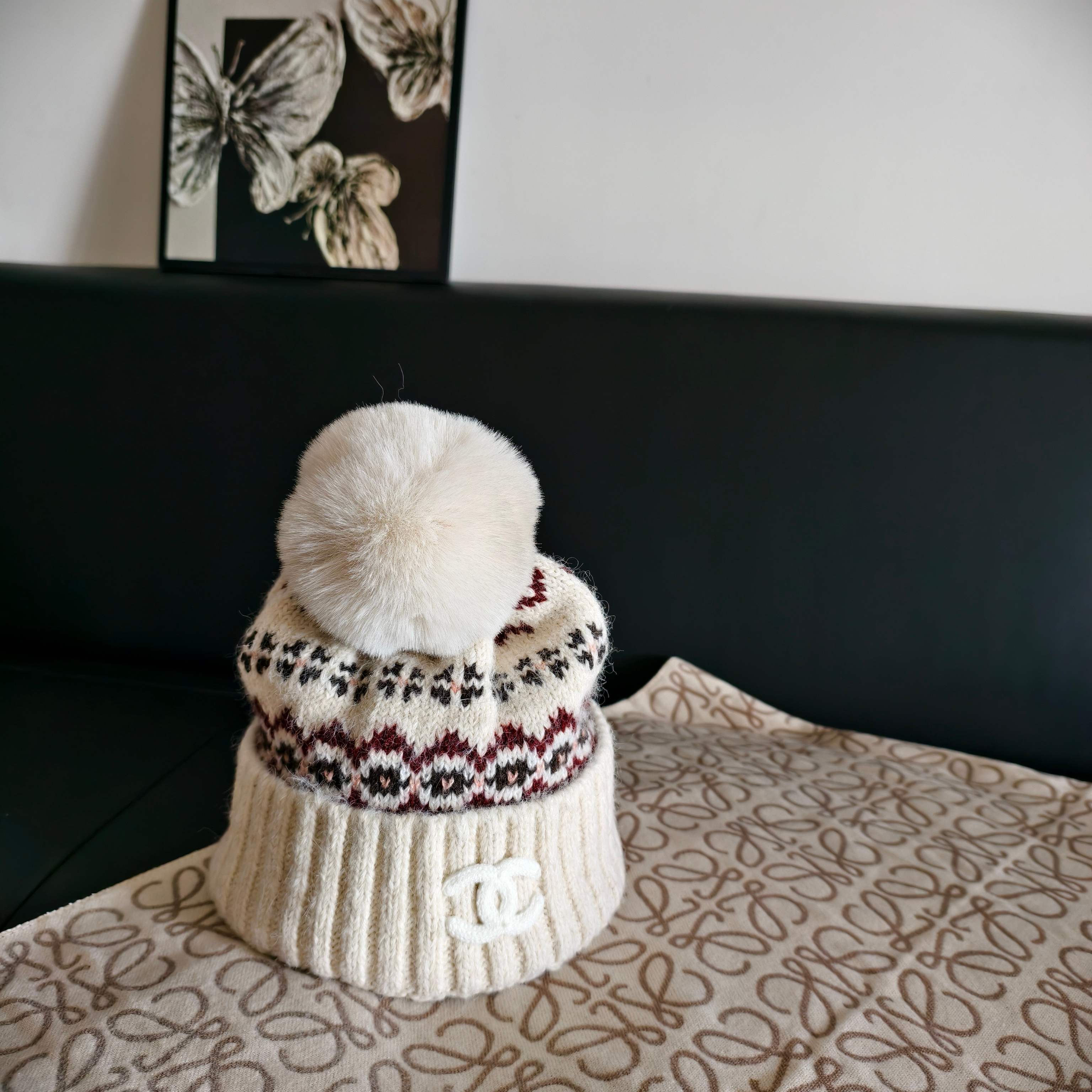 NO:617509,Specially equipped with dust bag [CHANEL Chanel] 2025 autumn and winter new small fragrance style plus fluff ball woolen hat# A very textured one ~ Retro style hat fisherman hat baseball cap knitted hat, hat, chanel, chanel, espadrilles, hats19860909特配防尘袋【CHANEL香奈儿】2025秋冬新款小香风加绒毛球毛线帽# 非常有质感的一款～复古风帽子渔夫帽棒球帽针织帽,帽子,chanel,chanel,espadrilles,hats,hat