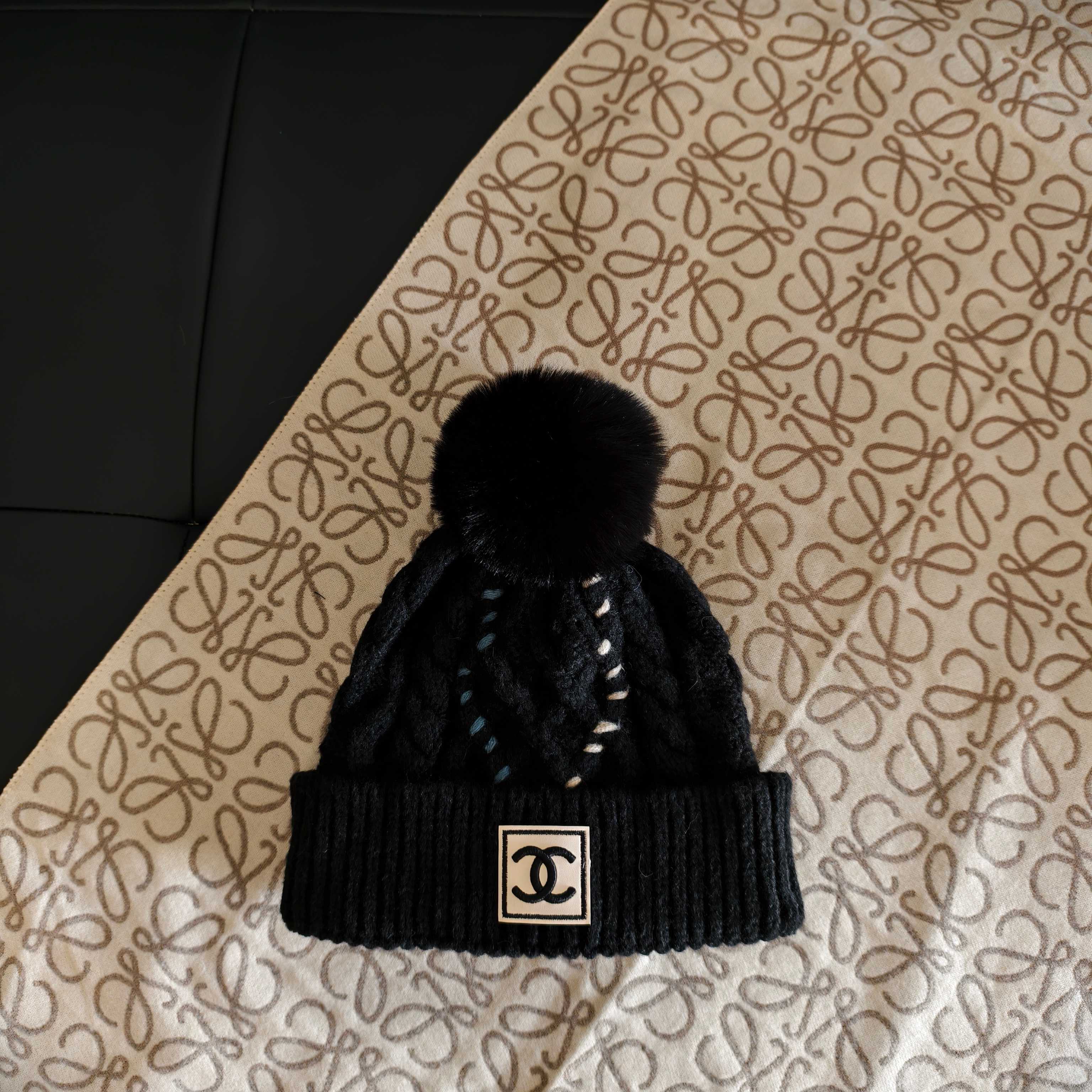 💛配防尘袋 【CHANEL香奈儿】2025秋冬新款小香风加绒毛球毛线帽#非常有质感的一款～复古风