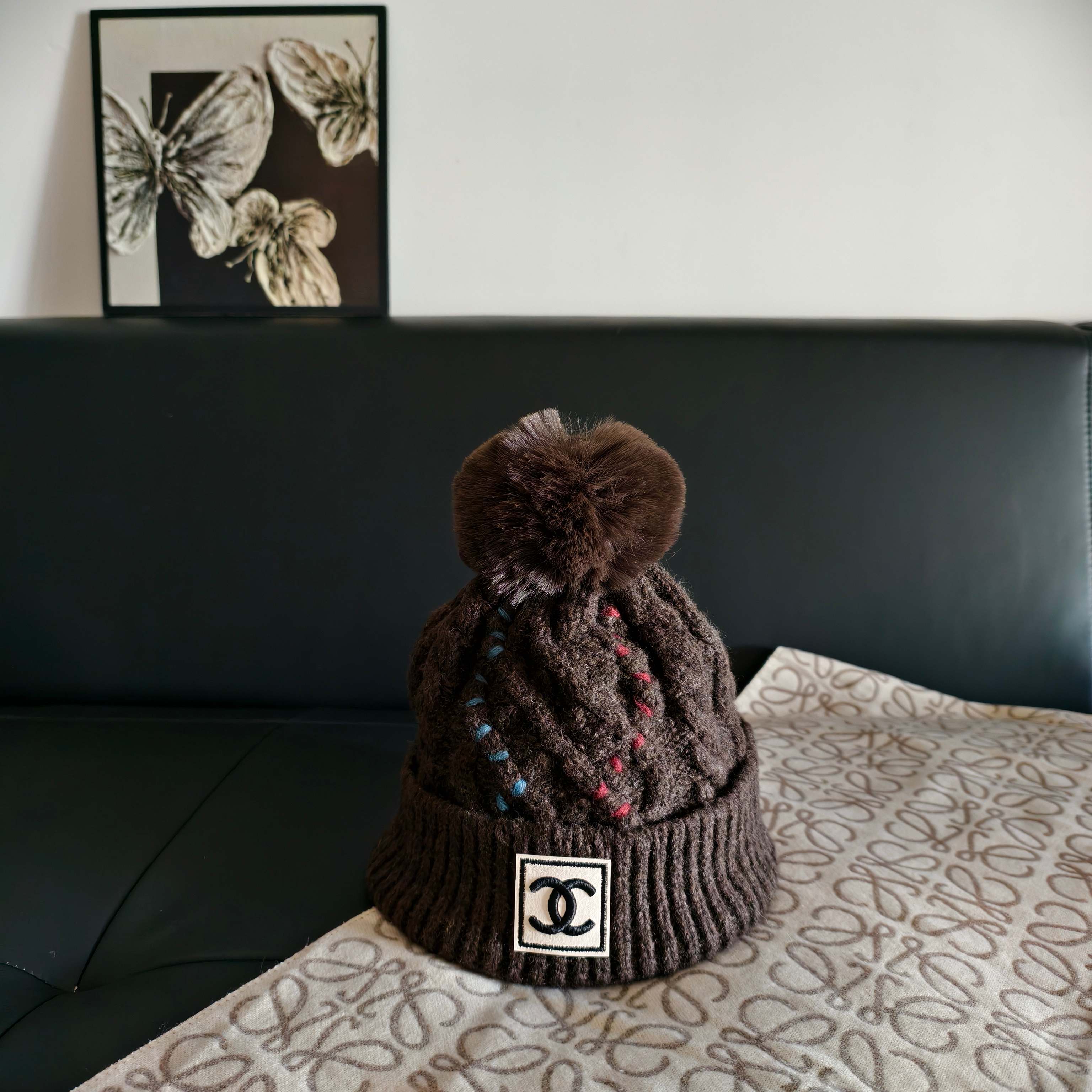 💛配防尘袋 【CHANEL香奈儿】2025秋冬新款小香风加绒毛球毛线帽#非常有质感的一款～复古风