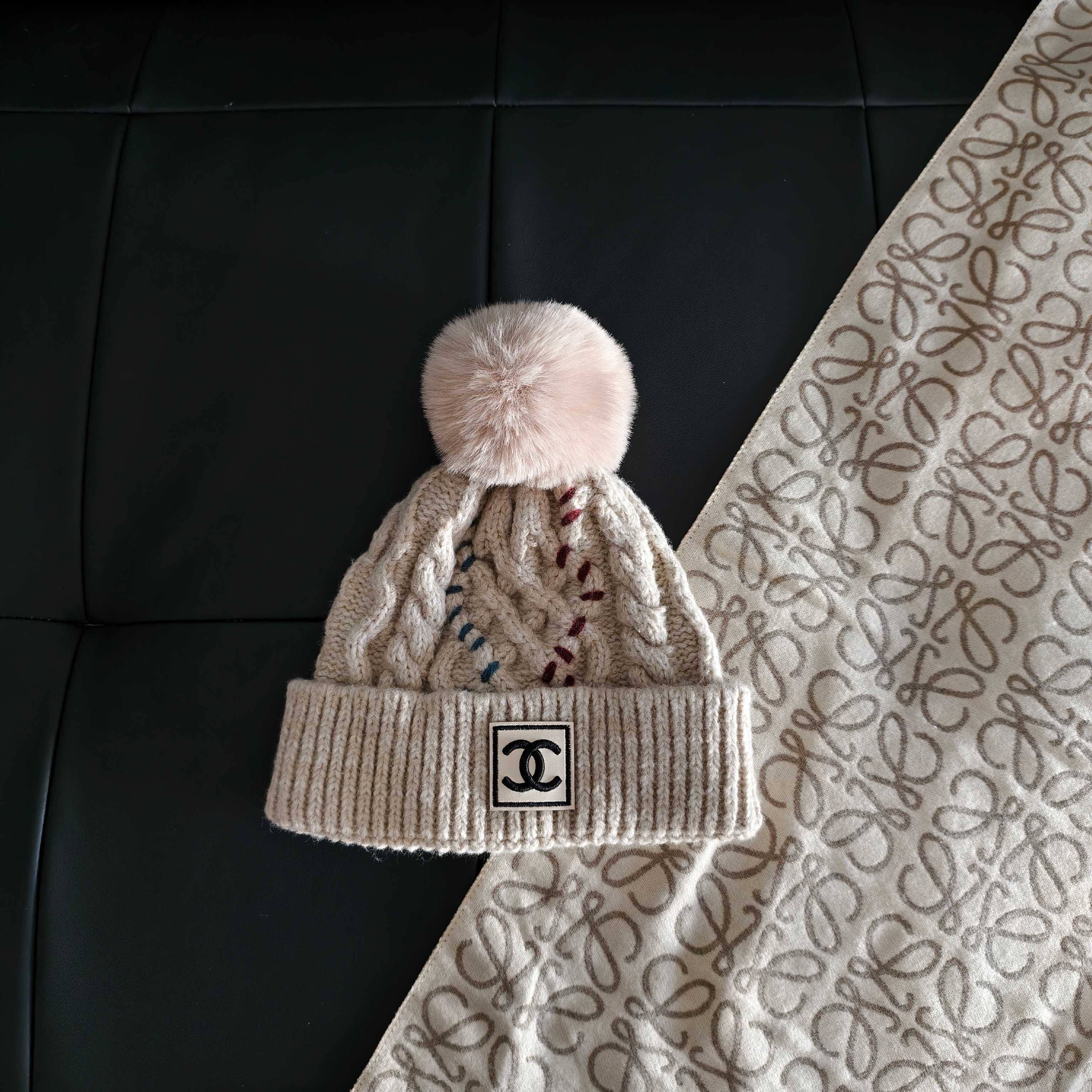 💛配防尘袋 【CHANEL香奈儿】2025秋冬新款小香风加绒毛球毛线帽#非常有质感的一款～复古风