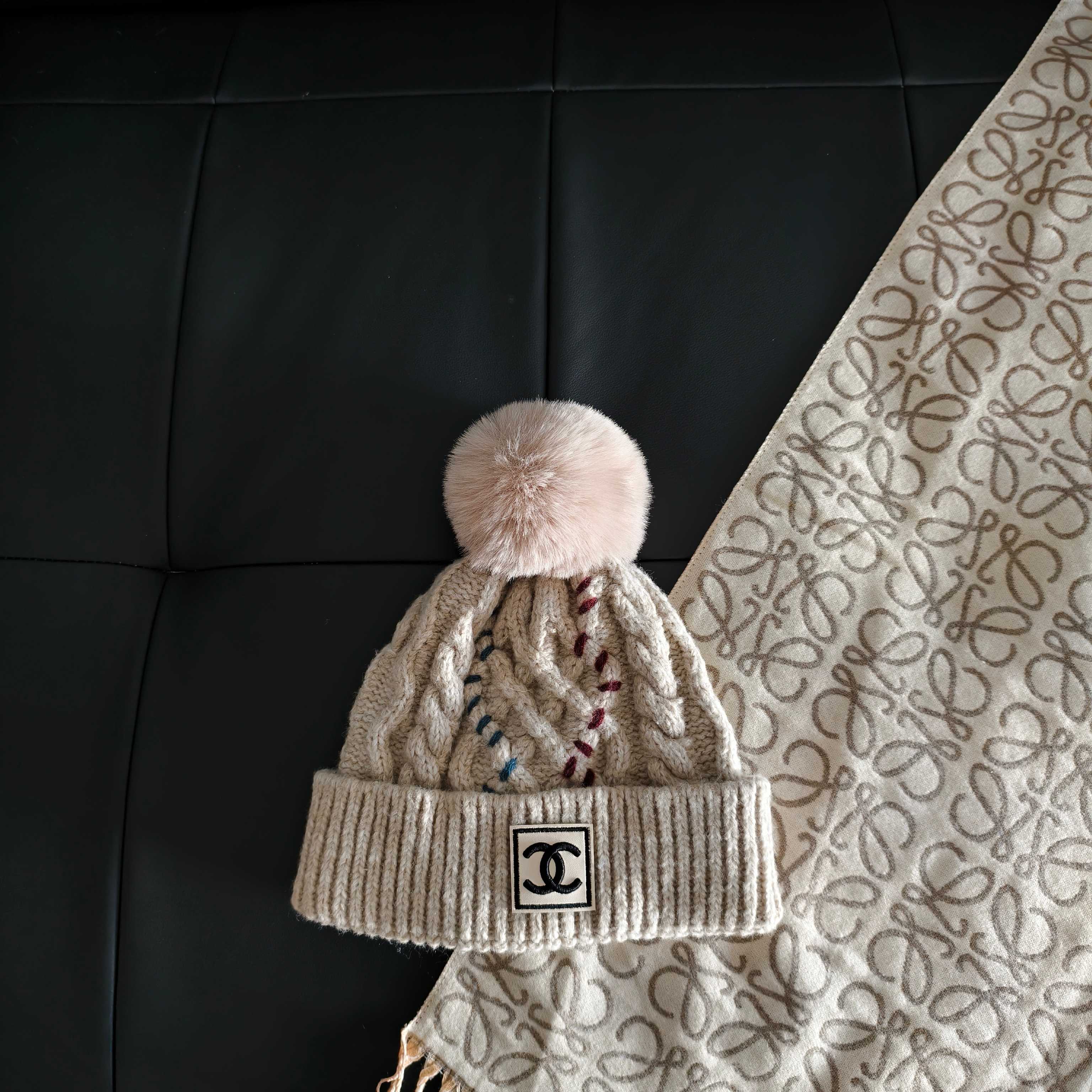 💛配防尘袋 【CHANEL香奈儿】2025秋冬新款小香风加绒毛球毛线帽#非常有质感的一款～复古风