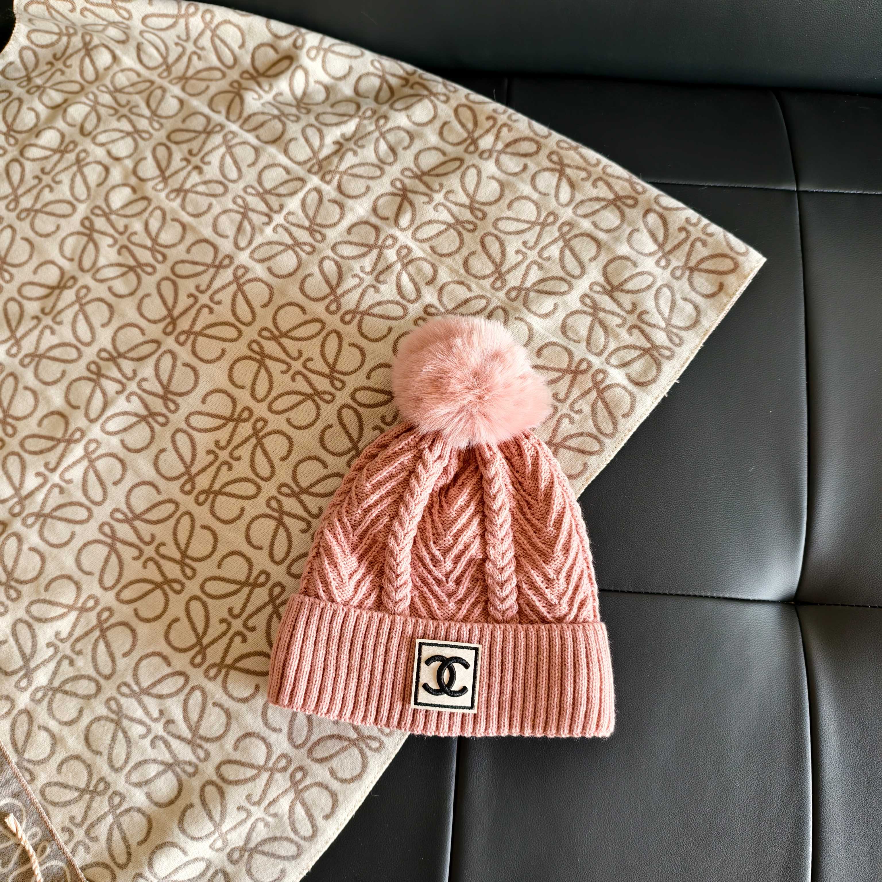 💛配防尘袋 【chanel香奈儿】2025秋冬新款加绒小香风毛线帽#非常有质感的一款～复古风