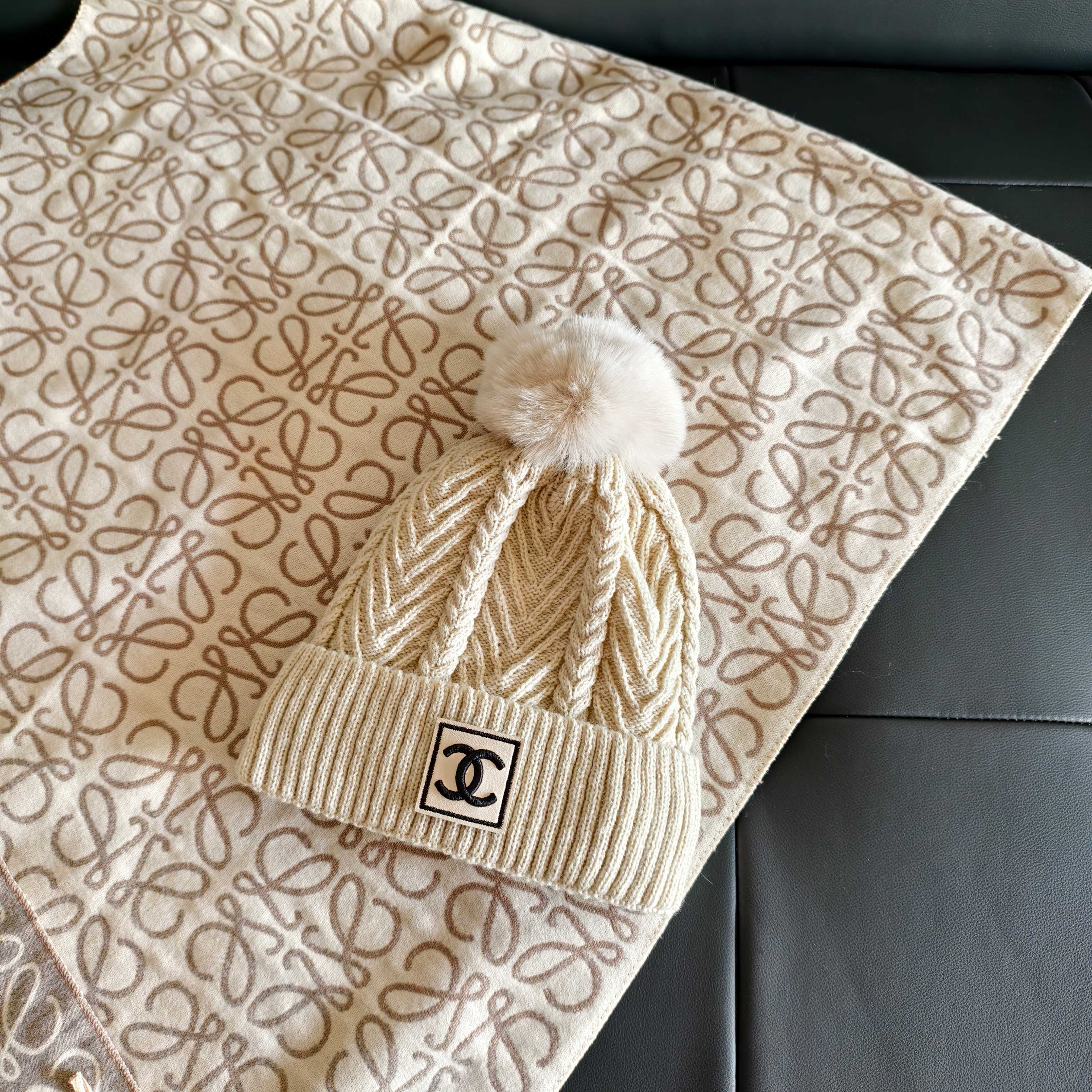 💛配防尘袋 【chanel香奈儿】2025秋冬新款加绒小香风毛线帽#非常有质感的一款～复古风