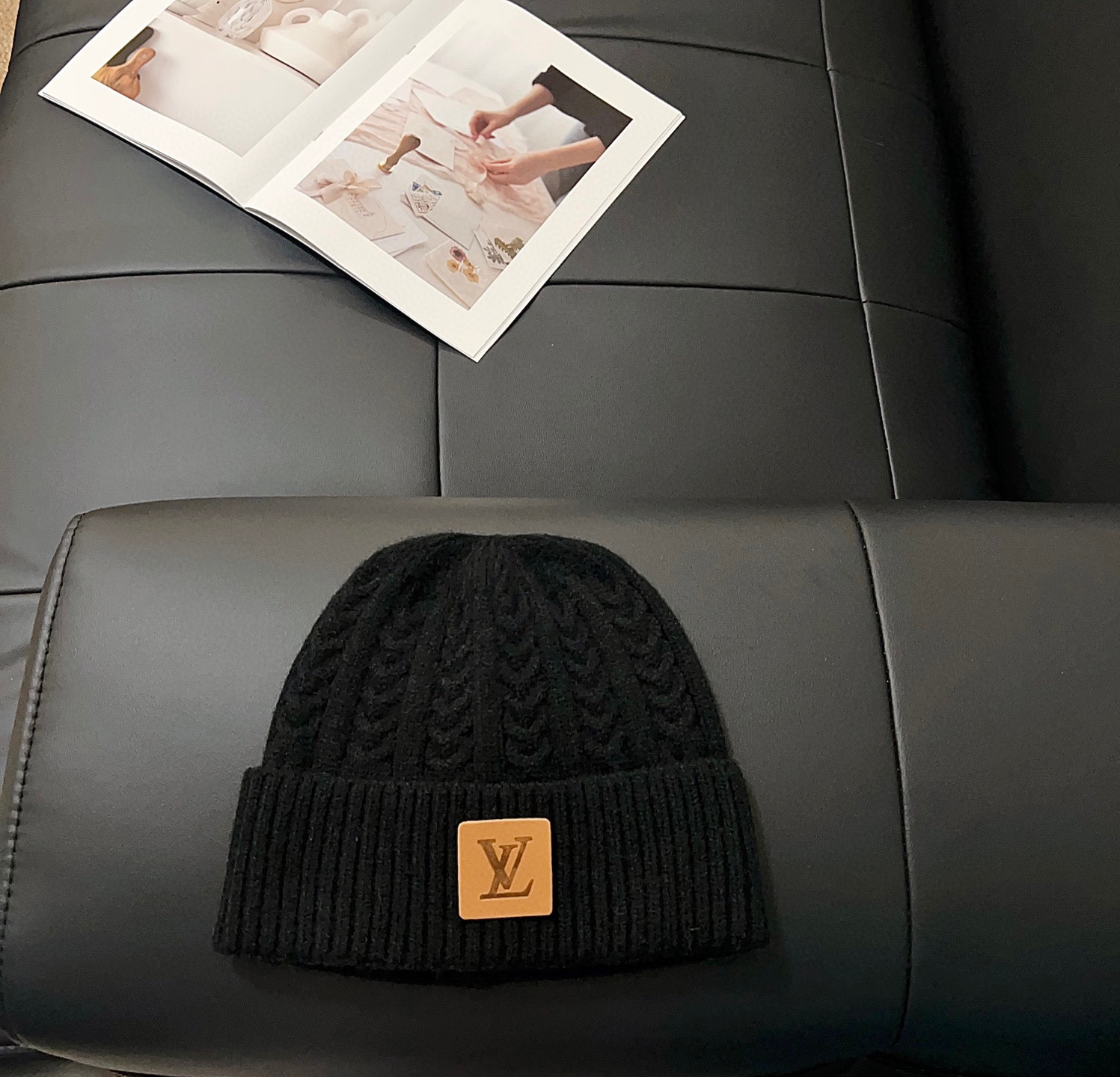 NO:643365,Special price with dust bag. [LV Louis Vuitton] 2025 new big brand small fragrant style knitted woolen hat, fashionable and simple #warm style hat fisherman hat baseball cap knitted hat, hat, louis vuitton, louis vuitton, espadrilles, hats19860909特价配防尘袋.【LV路易威登】2025新款大牌小香风针织毛线帽,时尚简约#保暖款帽子渔夫帽棒球帽针织帽,帽子,louis vuitton,louis vuitton,espadrilles,hats,hat