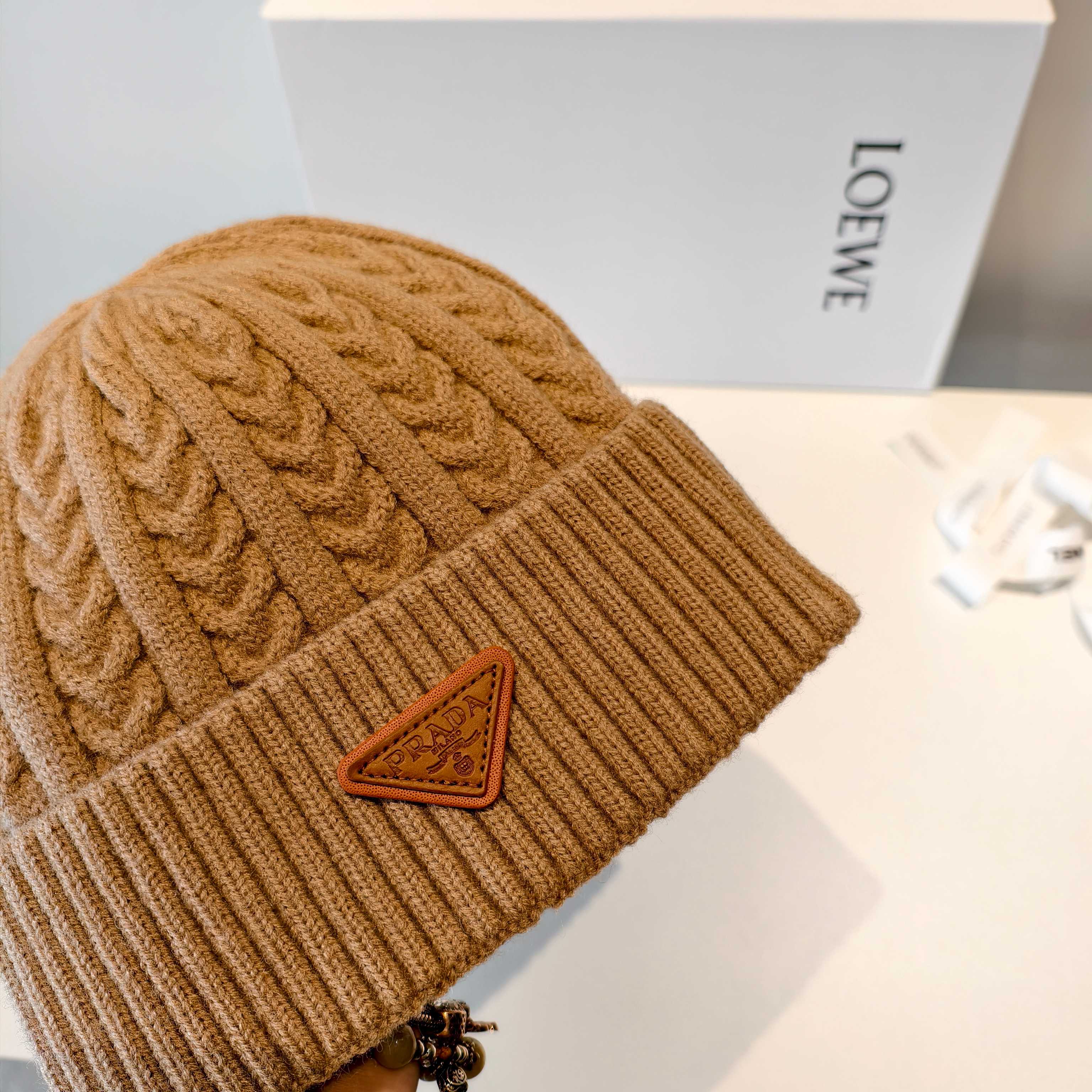 P60💛配防尘袋【Prada普拉达】2025秋冬新款男女款针织毛线帽，大牌简约～秋冬穿搭必备