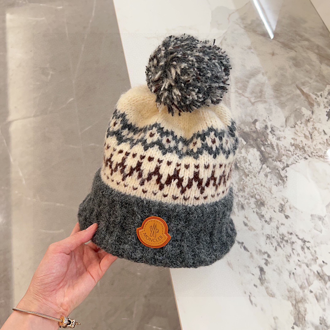 💛配防尘袋【MONCLER蒙口】2025秋冬新款森系纹路加绒针织毛球毛线帽，保暖时尚～秋冬穿搭必备