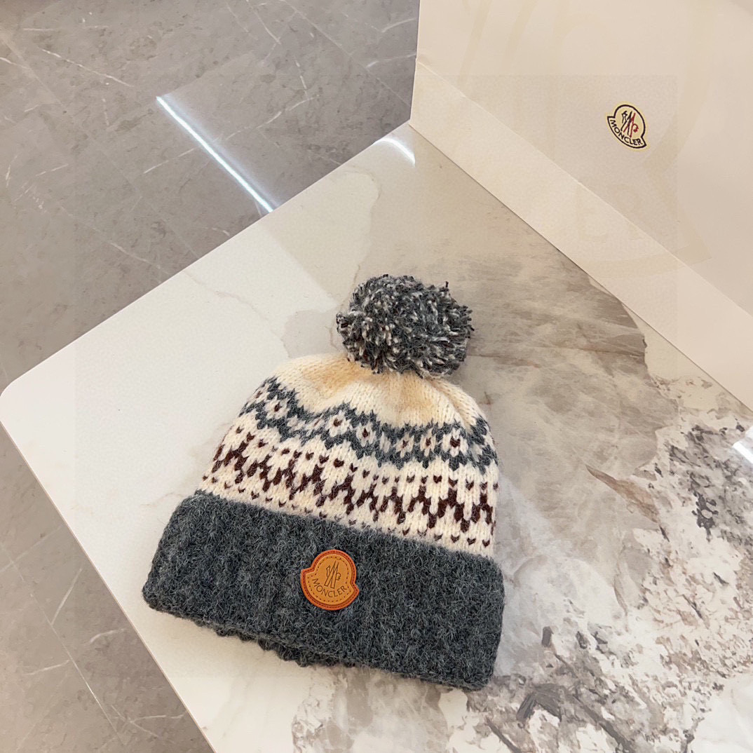 💛配防尘袋【MONCLER蒙口】2025秋冬新款森系纹路加绒针织毛球毛线帽，保暖时尚～秋冬穿搭必备