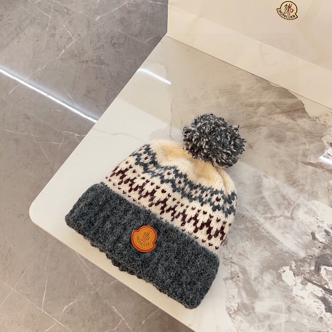 💛配防尘袋【MONCLER蒙口】2025秋冬新款森系纹路加绒针织毛球毛线帽，保暖时尚～秋冬穿搭必备