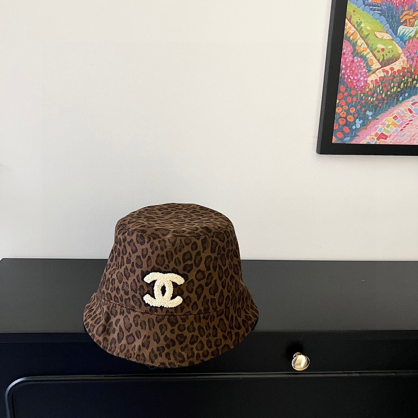 NO:643602,Specially equipped with dust bag [CHANEL Chanel] 2025 new leopard print woolen irregular bucket hat unique design ~ a retro literary hat bucket hat baseball cap knitted hat, hat, chanel, chanel, espadrilles, hats19860909特配防尘袋【CHANEL香奈儿】2025新款豹纹呢绒不规则渔夫帽 独特设计～复古文艺的一款帽子渔夫帽棒球帽针织帽,帽子,chanel,chanel,espadrilles,hats,hat