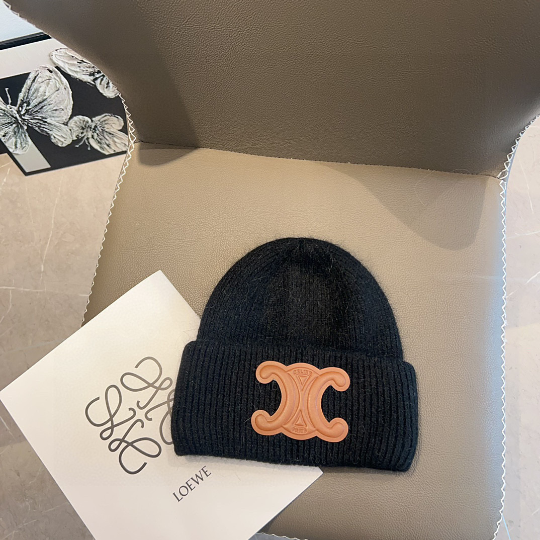 NO:689828,Special price with dust bag. [CELINE Celine] 2025 autumn and winter rabbit fur large label knitted woolen hat, very versatile hat for men and women, fisherman hat, baseball cap, knitted hat, hat, celine, celine, espadrilles, hats19860909特价配防尘袋.【CELINE赛琳】2025秋冬兔毛大标针织毛线帽,男女款非常百搭帽子渔夫帽棒球帽针织帽,帽子,celine,celine,espadrilles,hats,hat