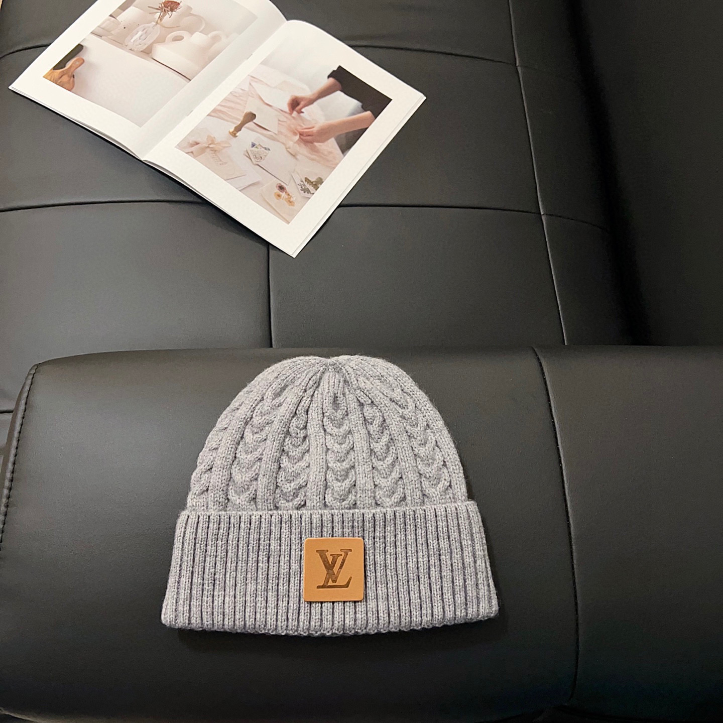 NO:689841,Special price with dust bag. [LV Louis Vuitton] 2025 new big brand small fragrant style knitted woolen hat, fashionable and simple #warm style hat fisherman hat baseball cap knitted hat, hat, louis vuitton, louis vuitton, espadrilles, hats19860909特价配防尘袋.【LV路易威登】2025新款大牌小香风针织毛线帽,时尚简约#保暖款帽子渔夫帽棒球帽针织帽,帽子,louis vuitton,louis vuitton,espadrilles,hats,hat